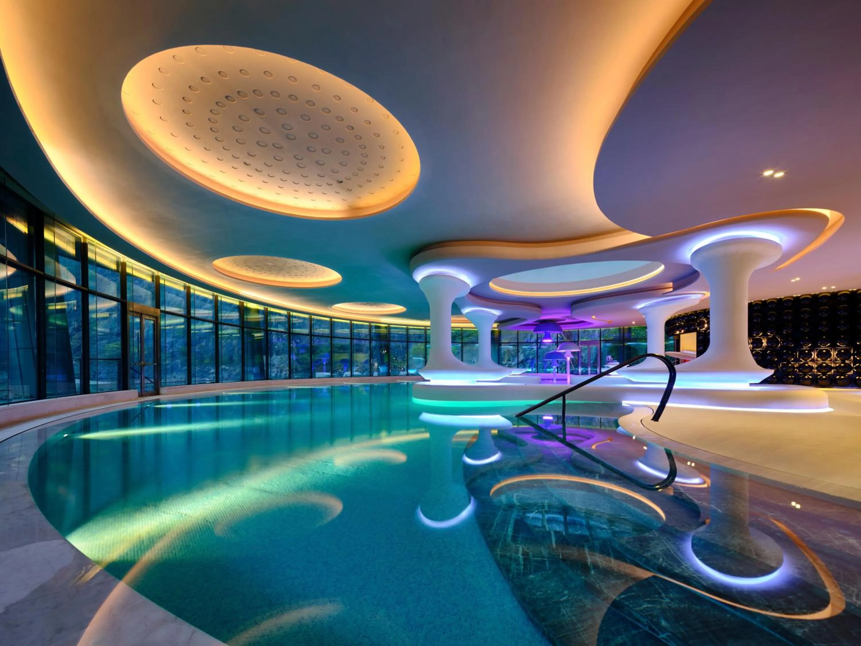Swimming pool in InterContinental Shanghai Wonderland, an IHG Hotel