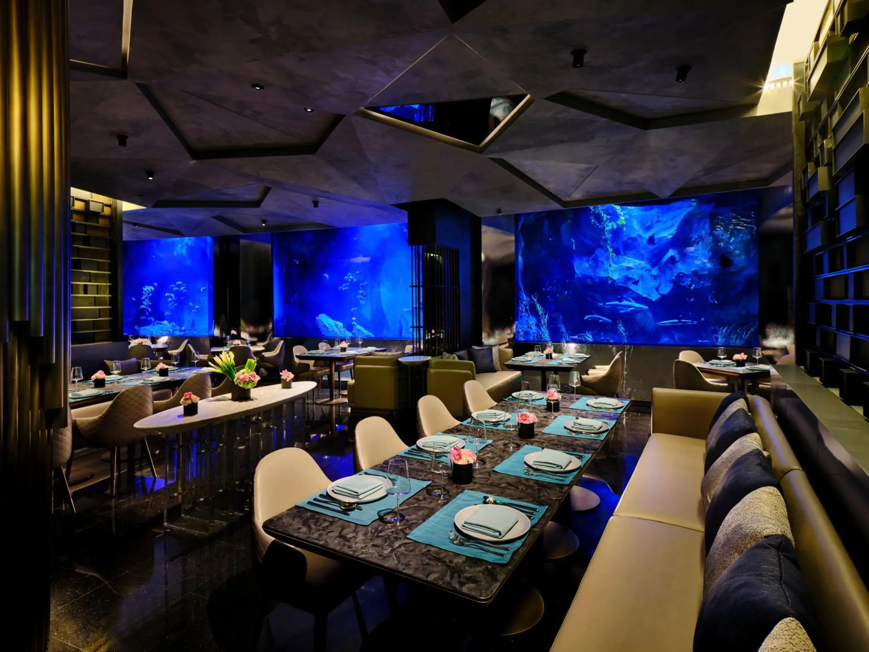 Restaurant/places to eat in InterContinental Shanghai Wonderland, an IHG Hotel Restaurant/places to eat in InterContinental Shanghai Wonderland, an IHG Hotel