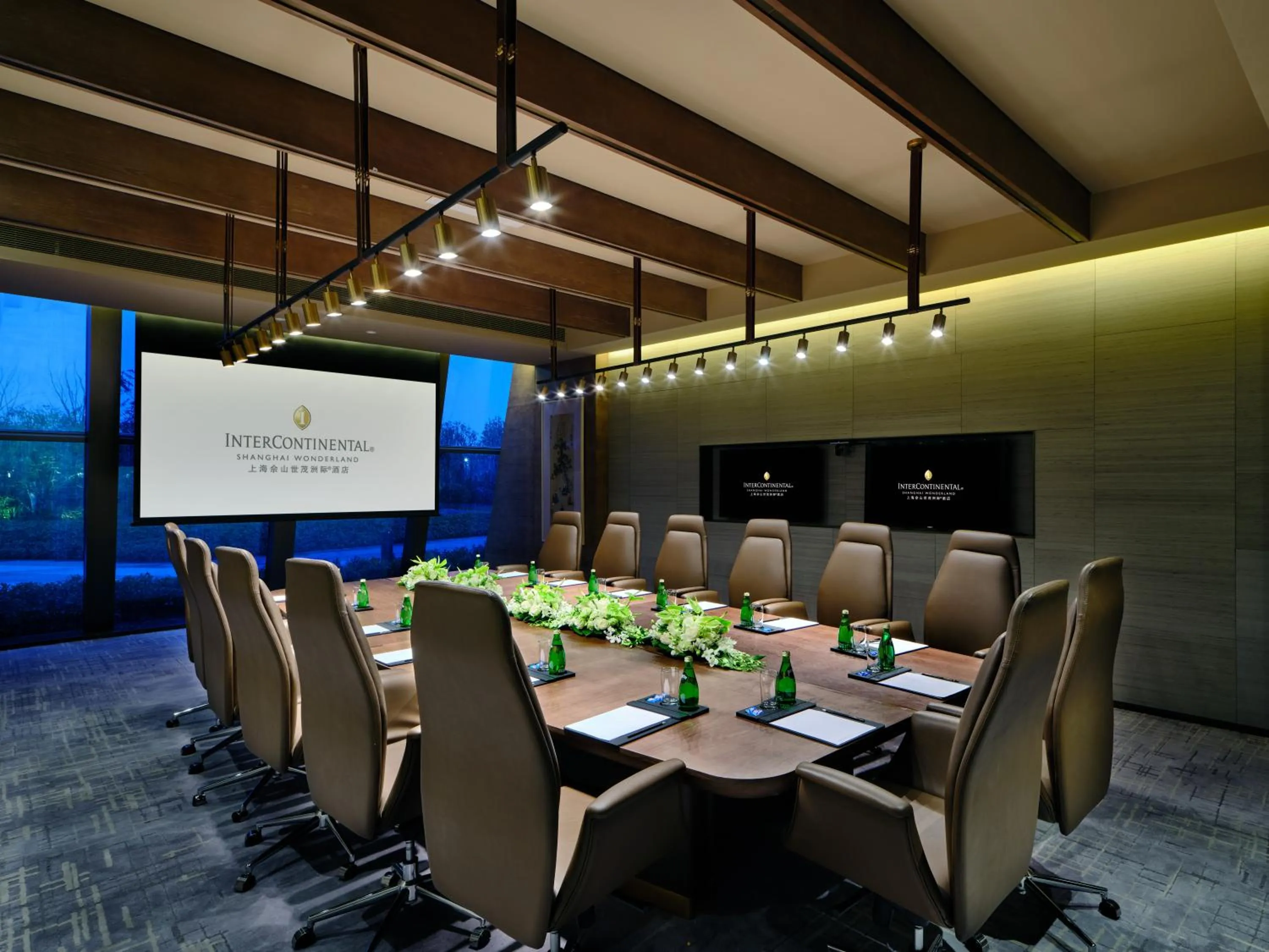 Meeting/conference room in InterContinental Shanghai Wonderland, an IHG Hotel