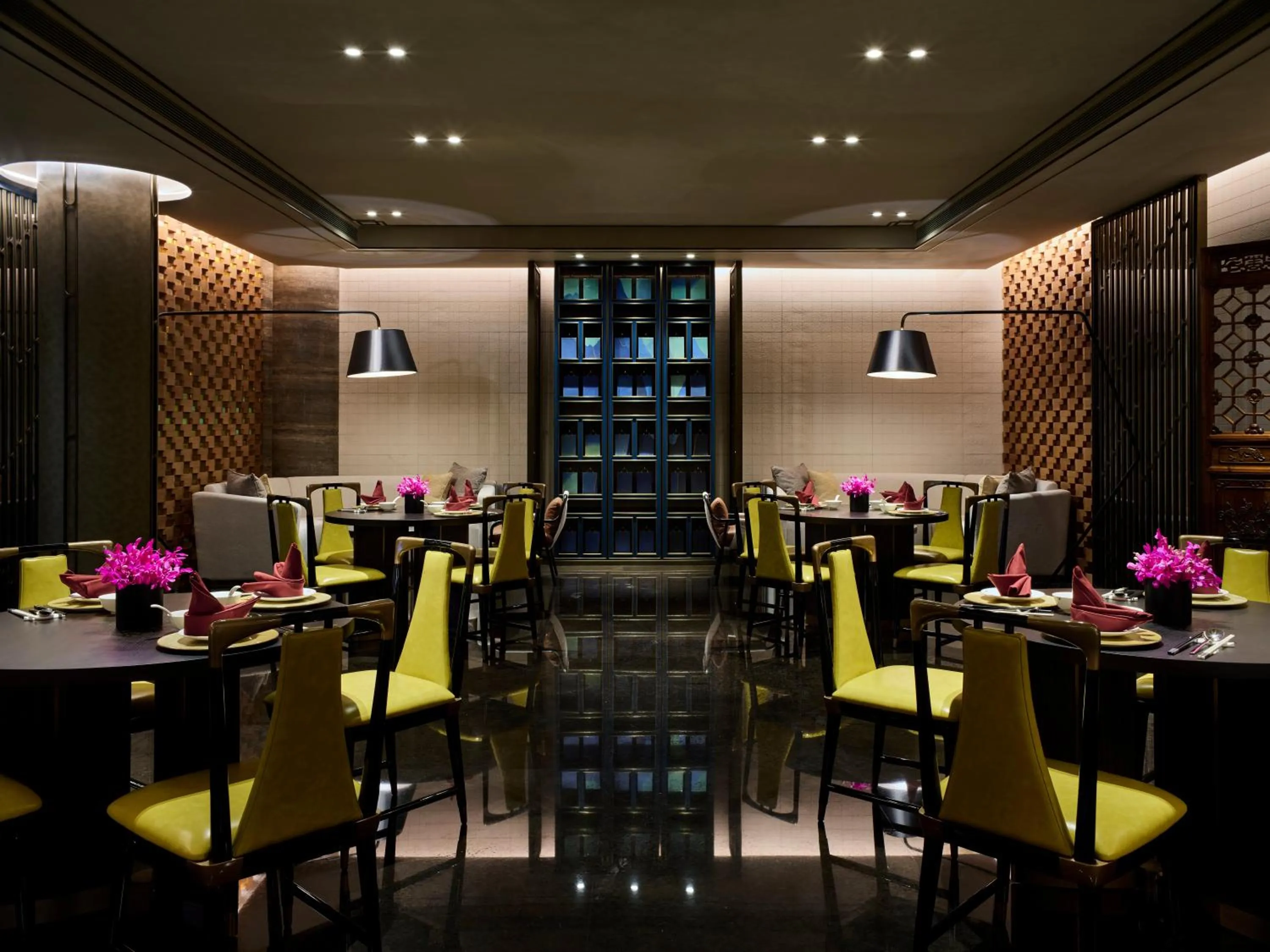 Restaurant/places to eat in InterContinental Shanghai Wonderland, an IHG Hotel
