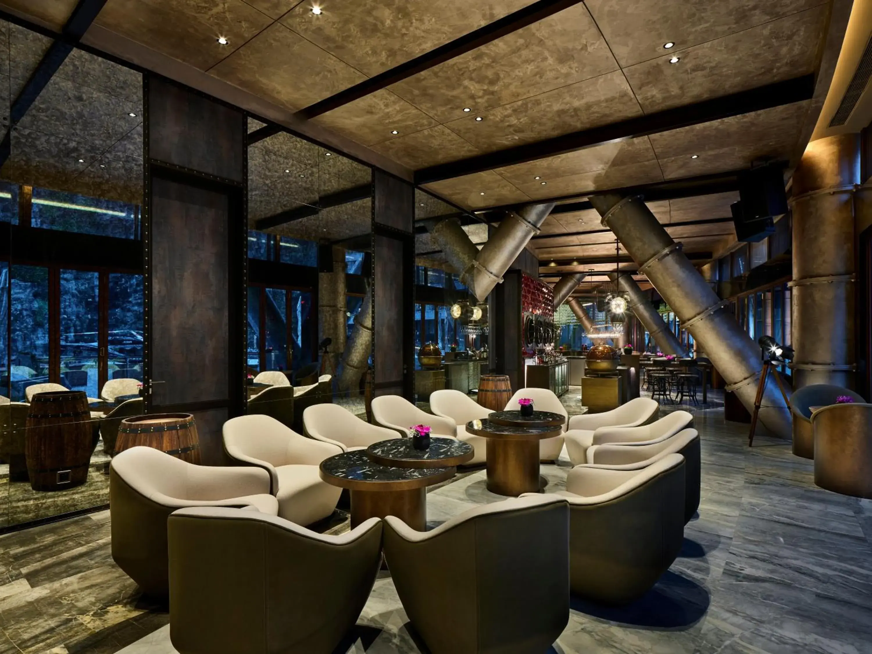 Lounge or bar in InterContinental Shanghai Wonderland, an IHG Hotel Lounge or bar in InterContinental Shanghai Wonderland, an IHG Hotel