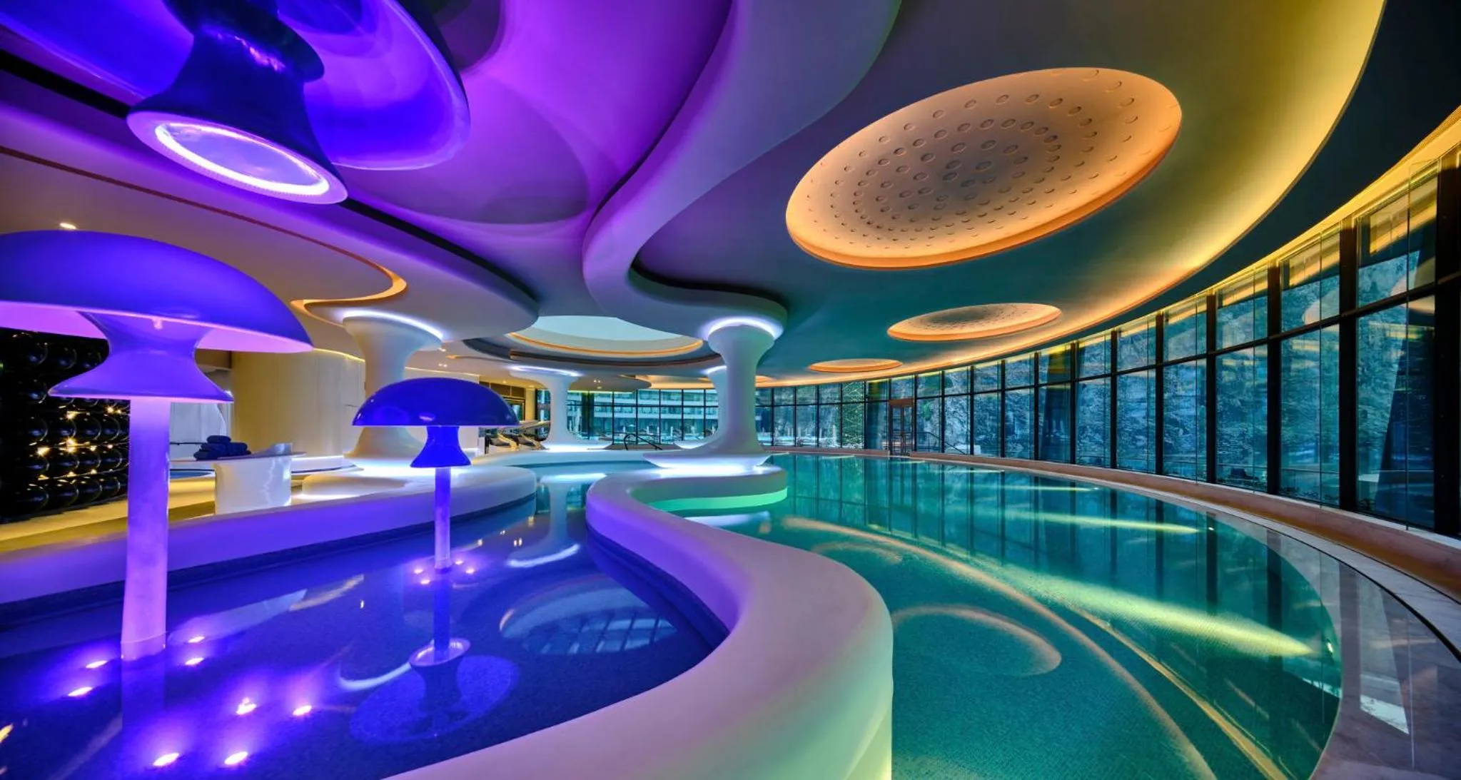 Swimming pool in InterContinental Shanghai Wonderland, an IHG Hotel