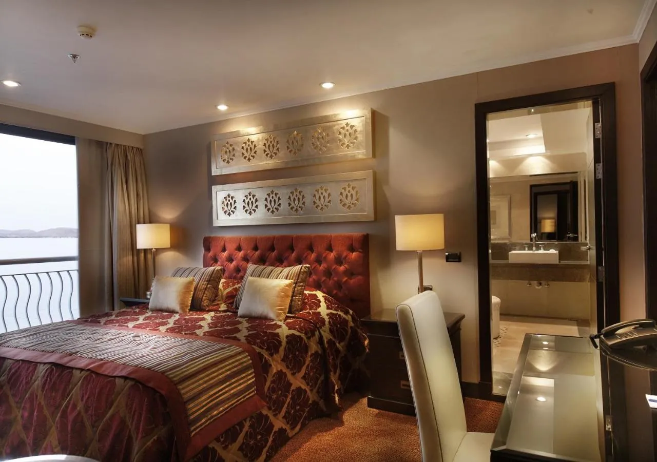 Bedroom, Bed in Steigenberger Omar El Khayam Nile Cruise - Every Monday from Aswan for 07 & 04 Nights - Every Friday From Abu Simbel for 03 Nights