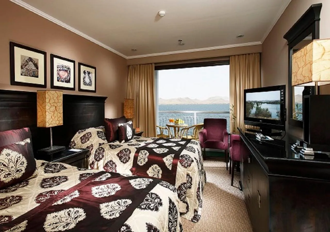 Bedroom, Bed in Steigenberger Omar El Khayam Nile Cruise - Every Monday from Aswan for 07 & 04 Nights - Every Friday From Abu Simbel for 03 Nights