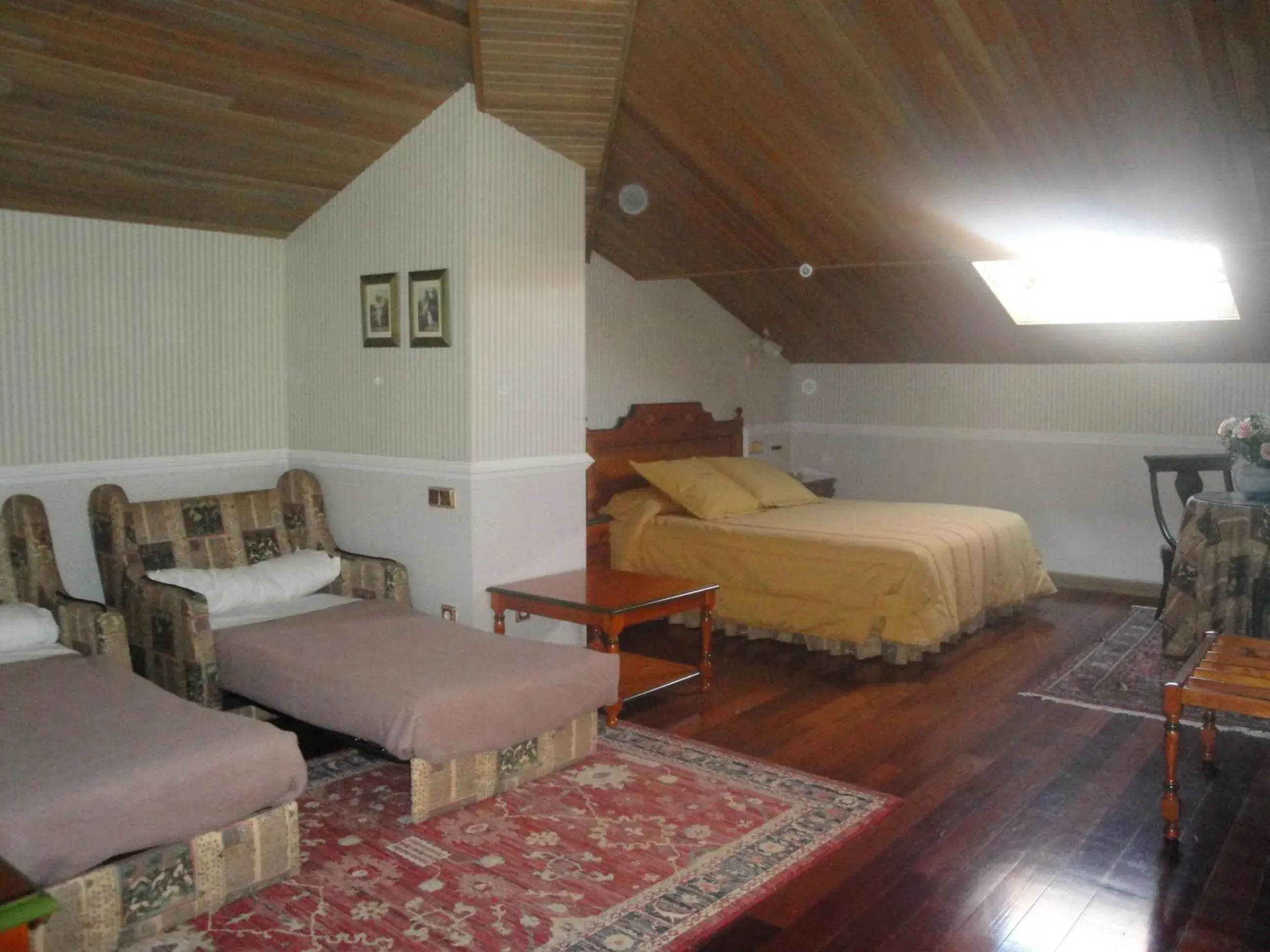 Quadruple Room in My Rooms City Hotel Camino de Santiago Quadruple Room in My Rooms City Hotel Camino de Santiago