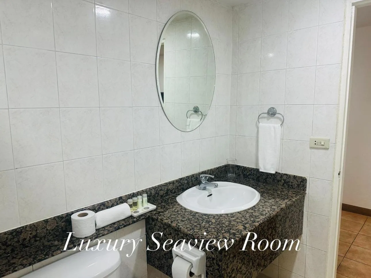 Shower in Surin Bay Inn