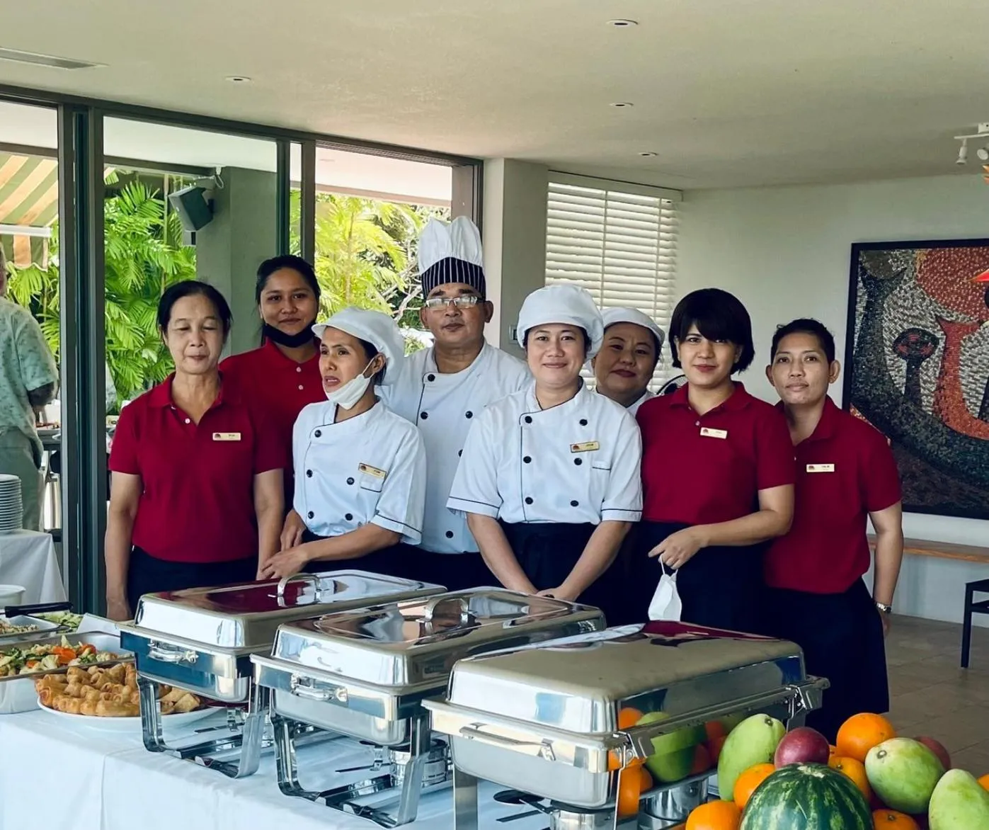 Restaurant/places to eat in Surin Bay Inn