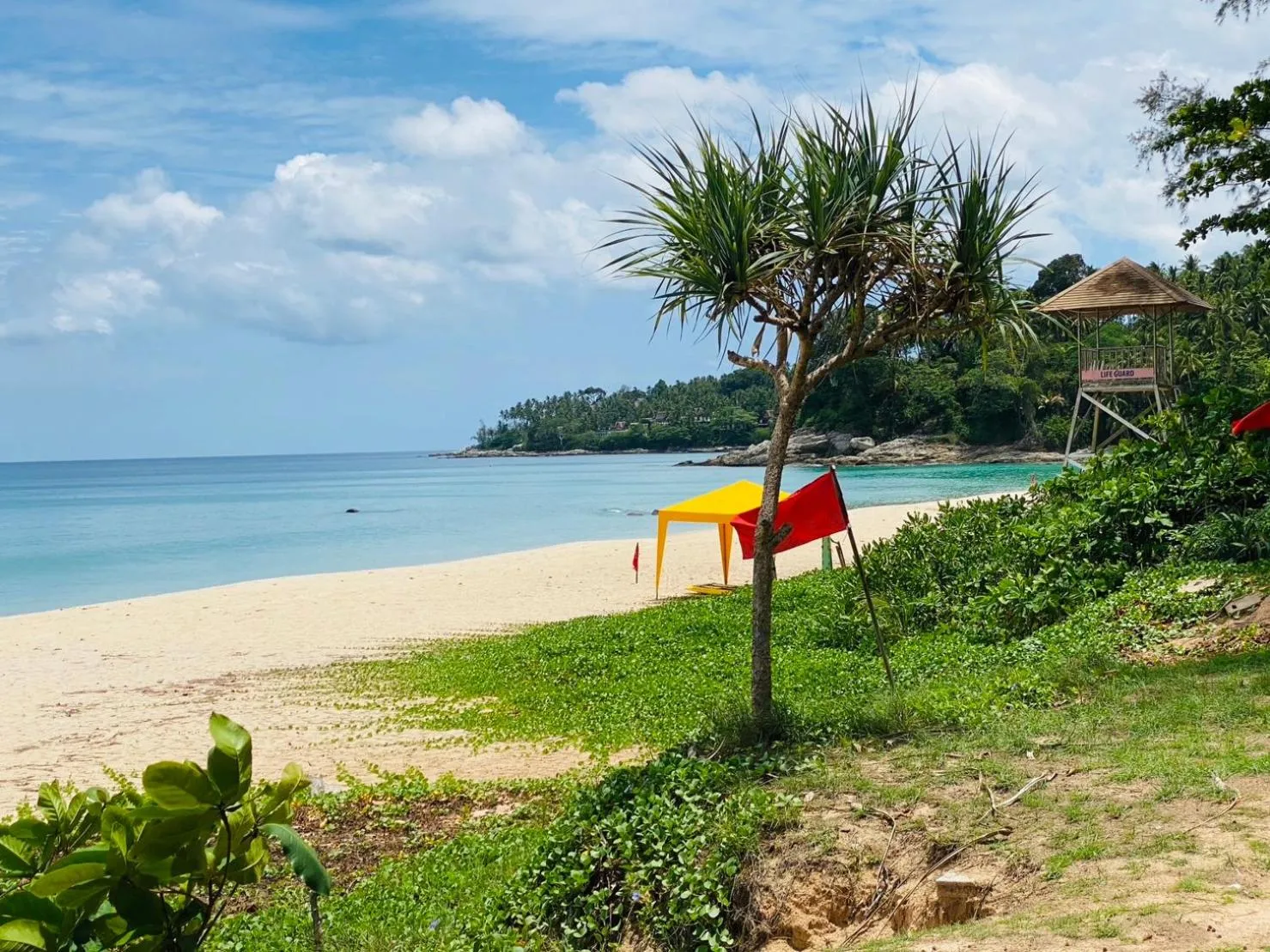 Property building in Surin Bay Inn