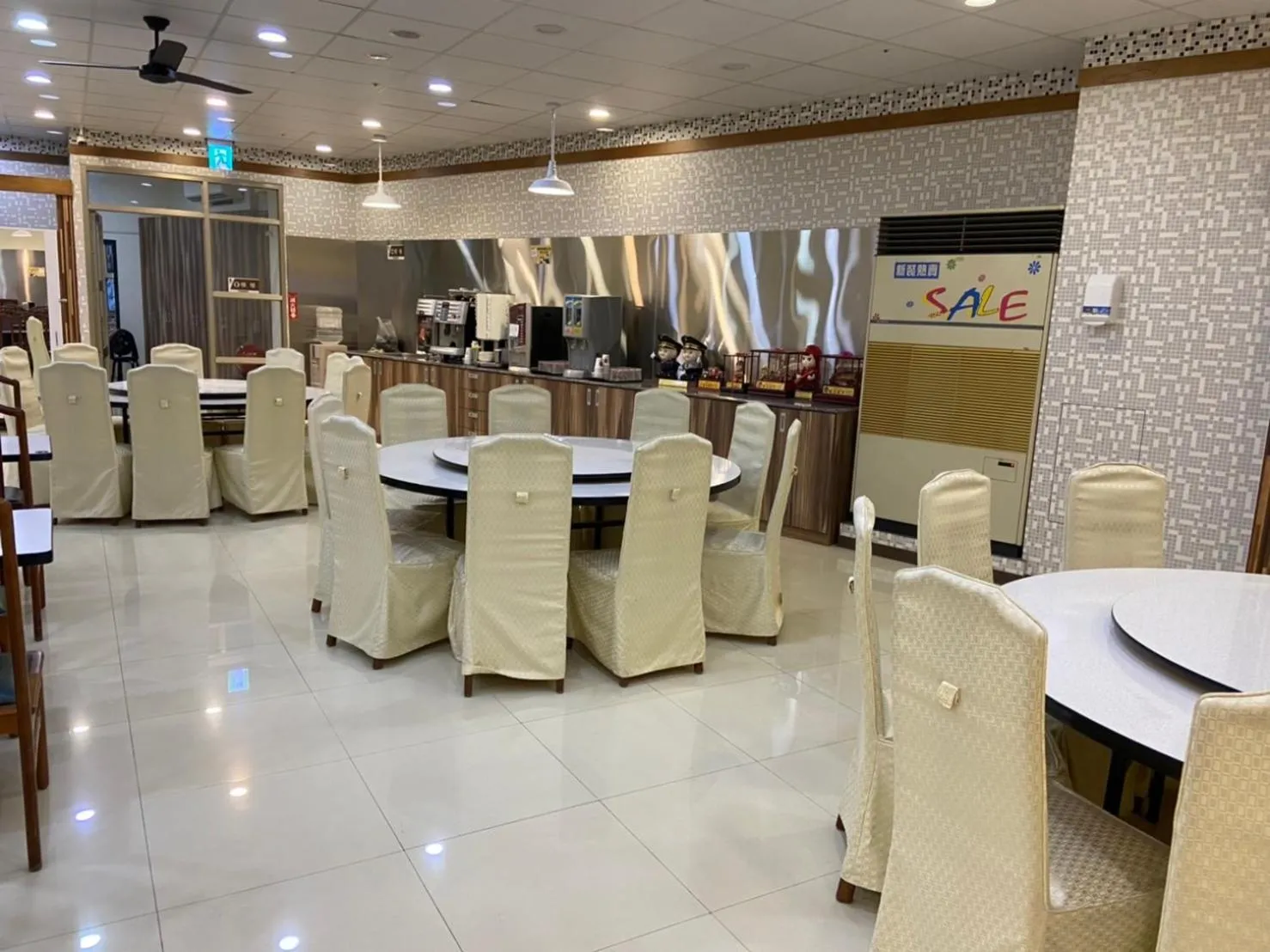 Restaurant/places to eat in Mao Hua Motel