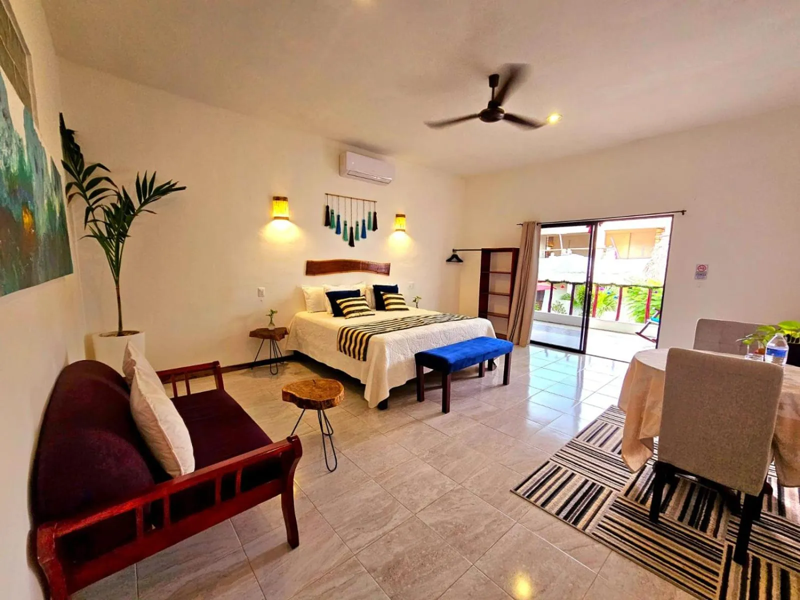 Bed in Mayan Majesty Boutique Hotel