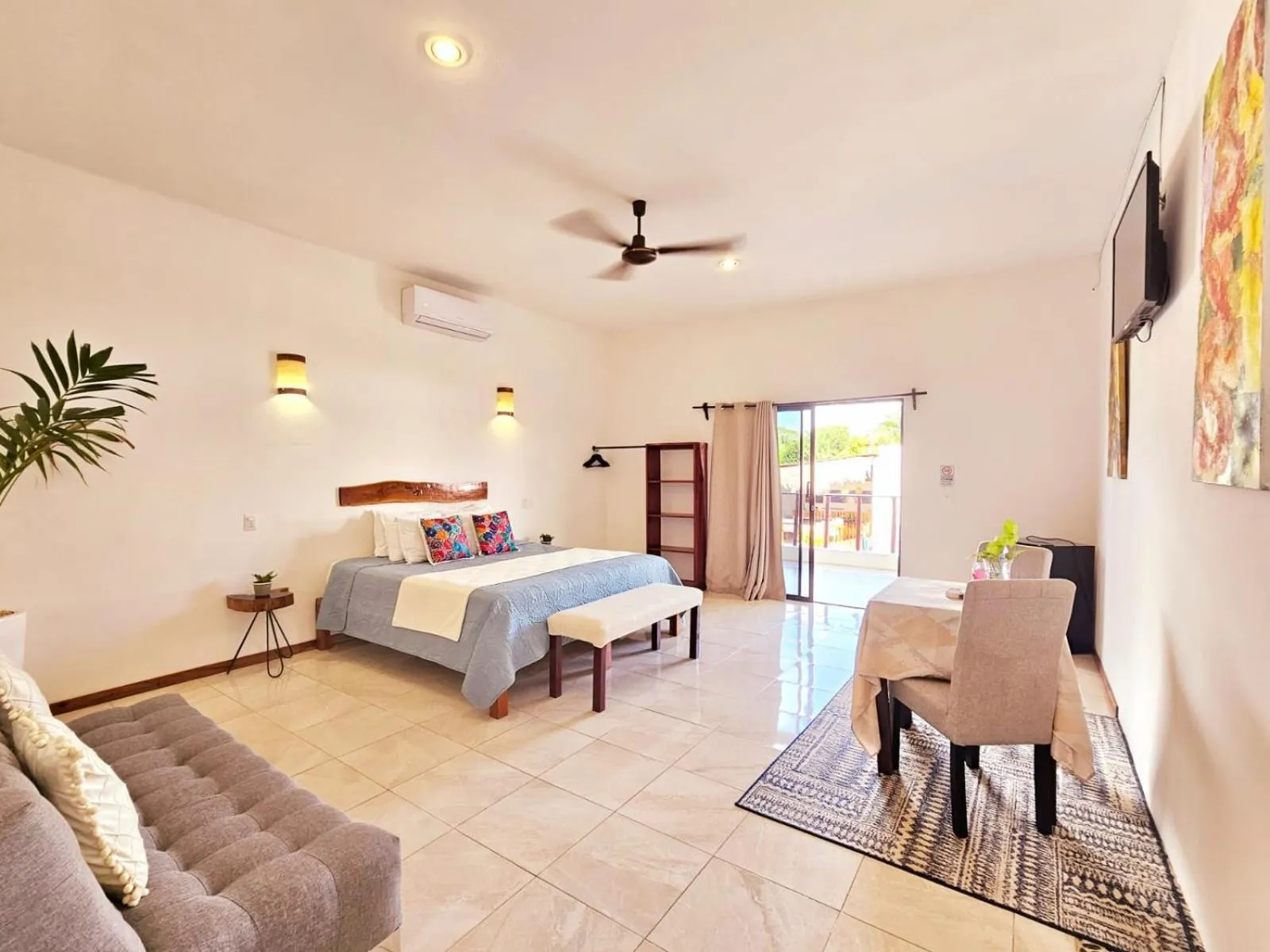 Bed in Mayan Majesty Boutique Hotel