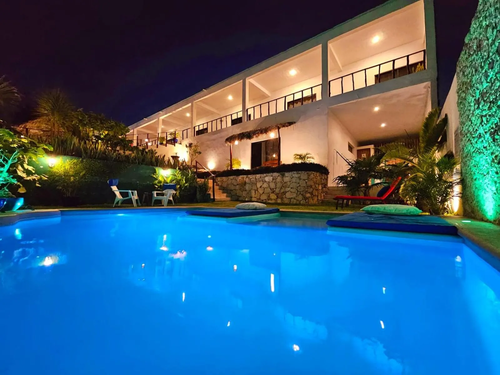 Swimming pool in Mayan Majesty Boutique Hotel