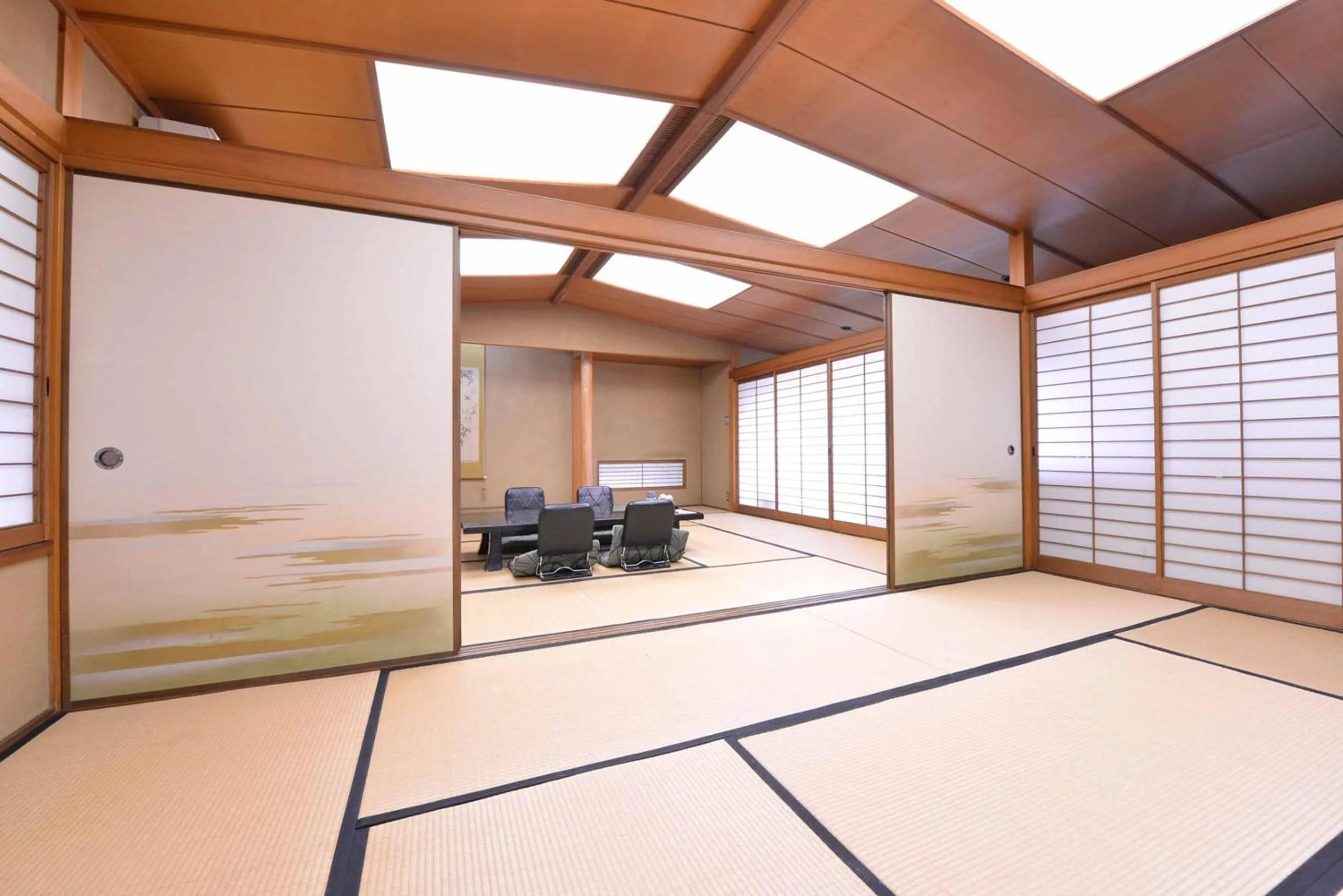 Photo of the whole room in Bingoya