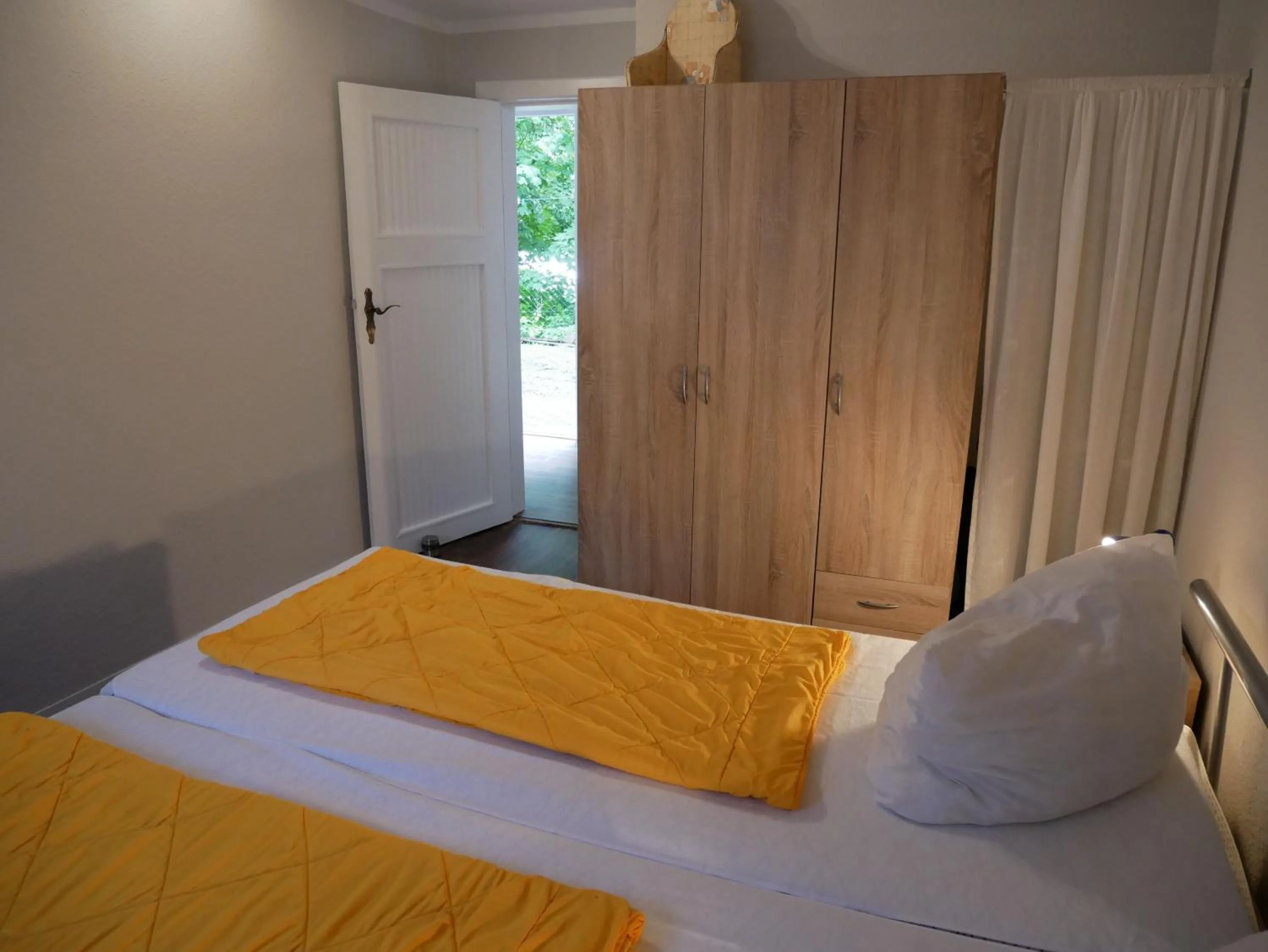 Bed in Ferienwohnungen & Bungalow Karlchen
