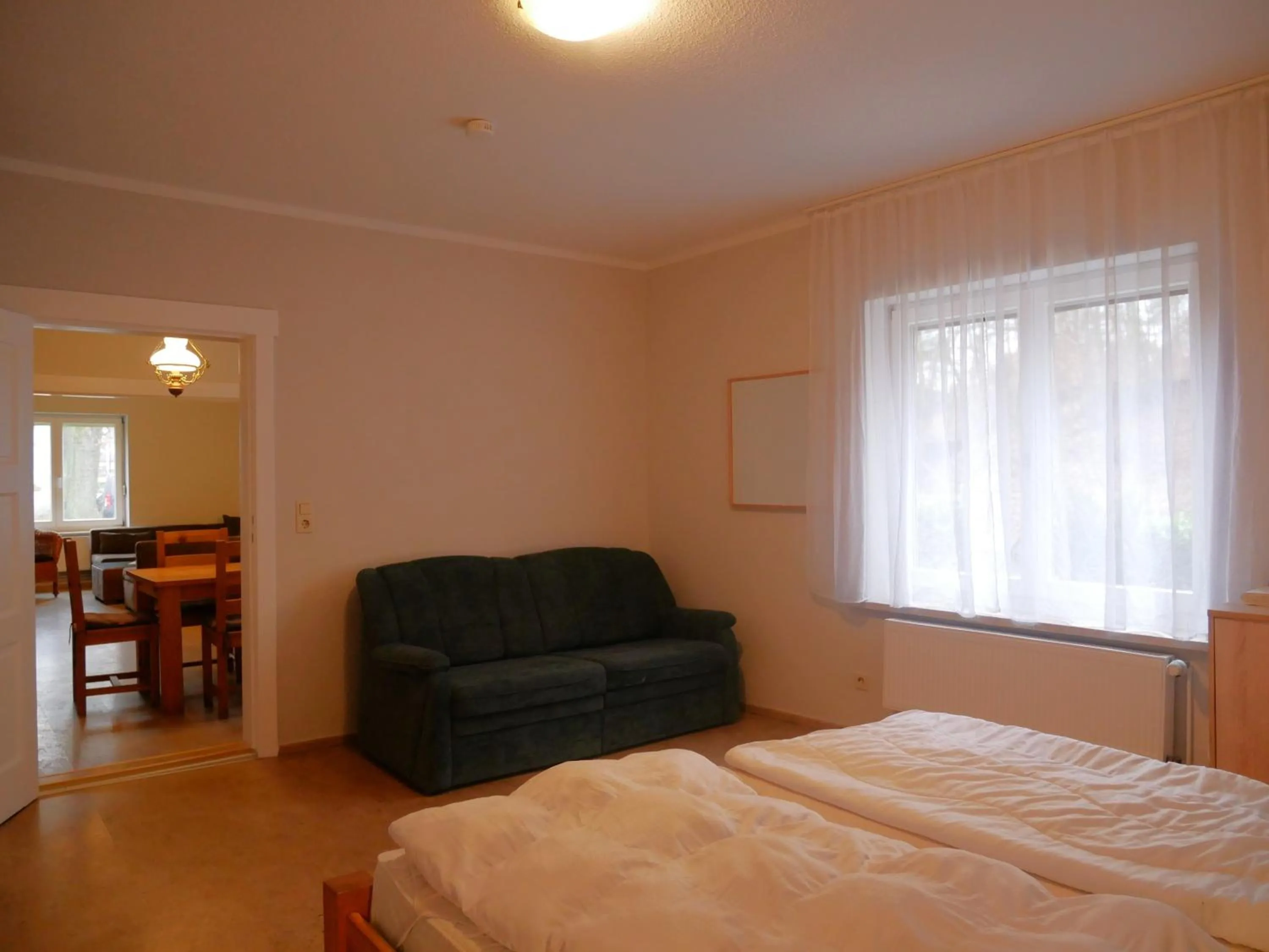 Bed in Ferienwohnungen & Bungalow Karlchen