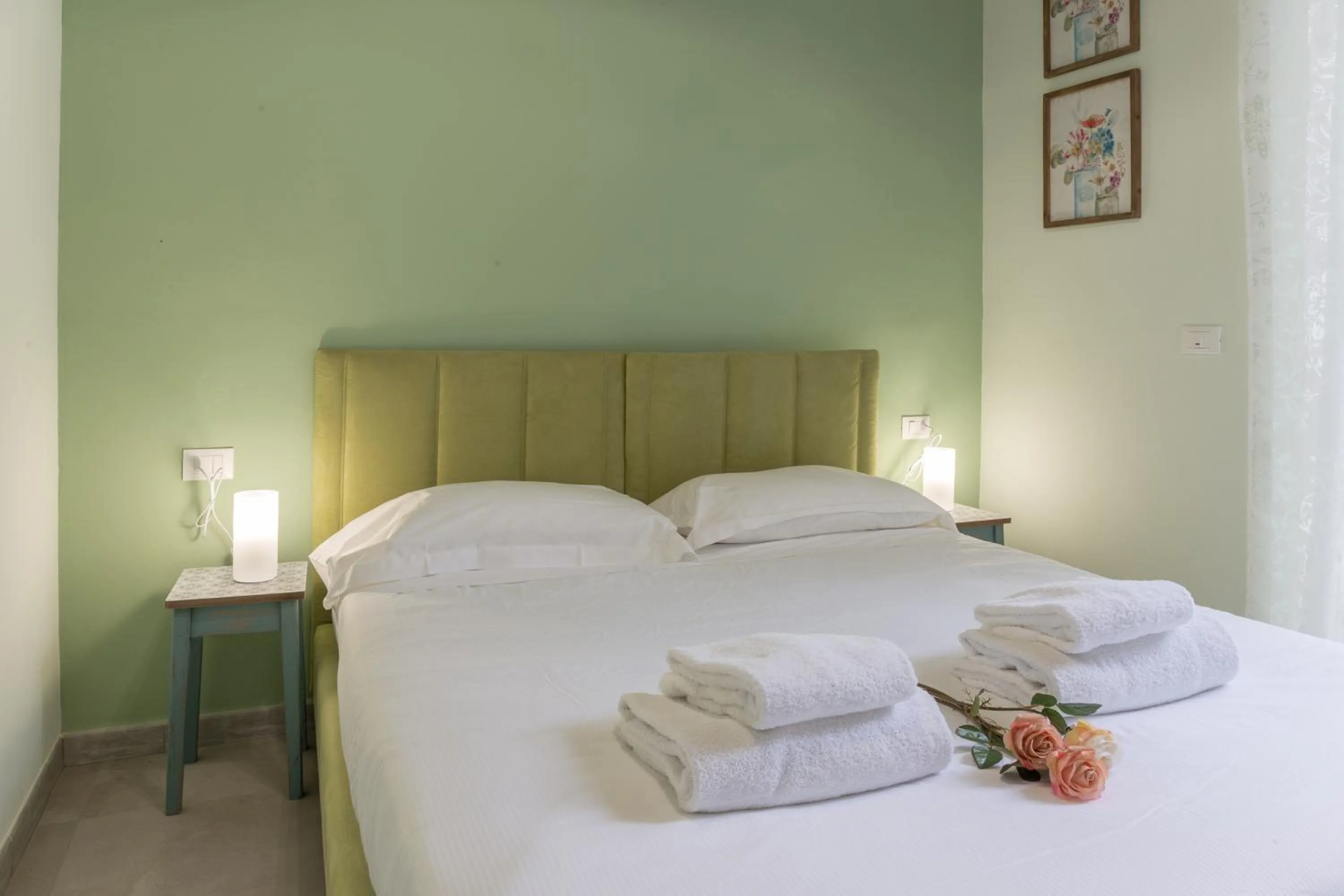 Bed in Pilastri Majestic Garden by Mmega