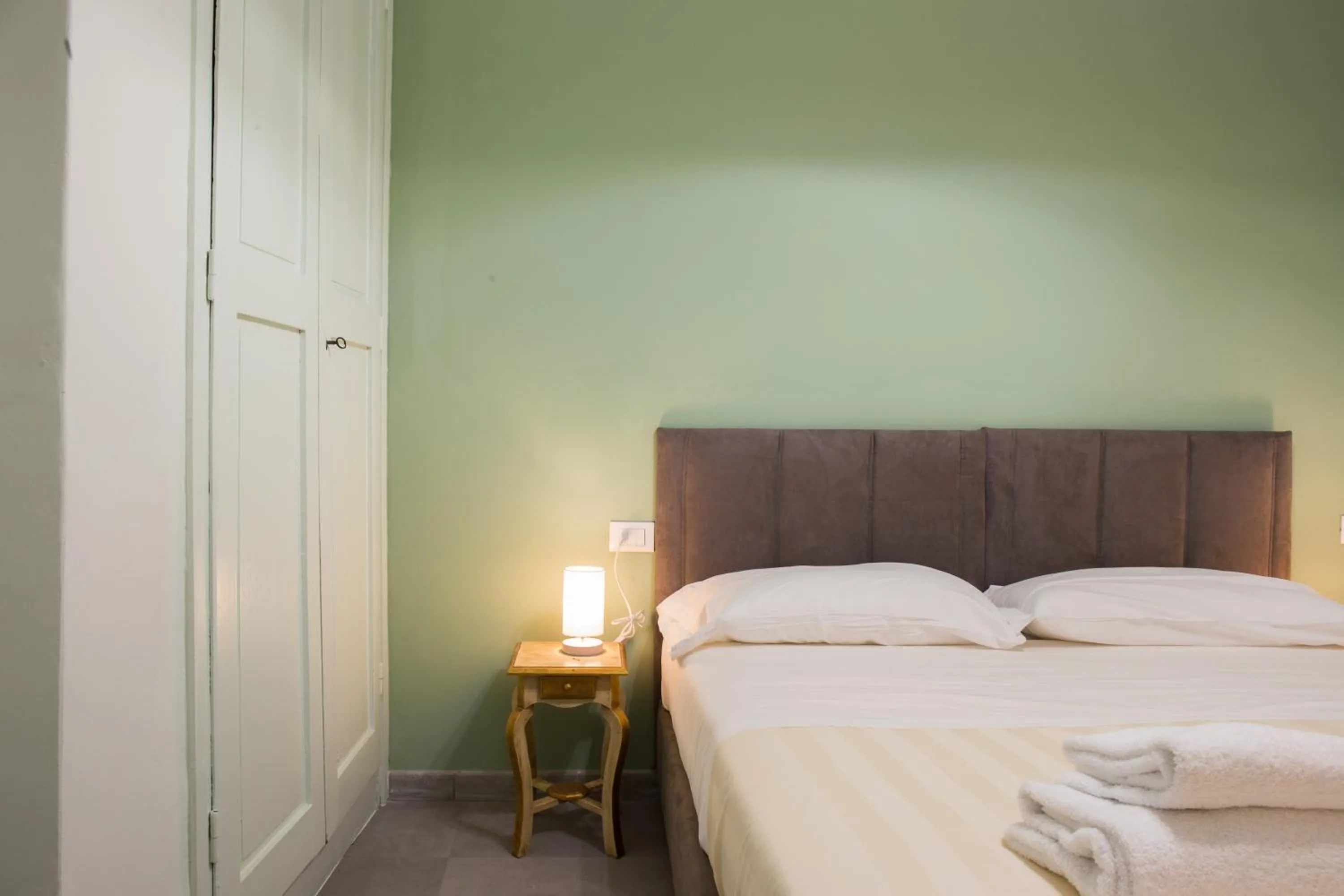 Bed in Pilastri Majestic Garden by Mmega