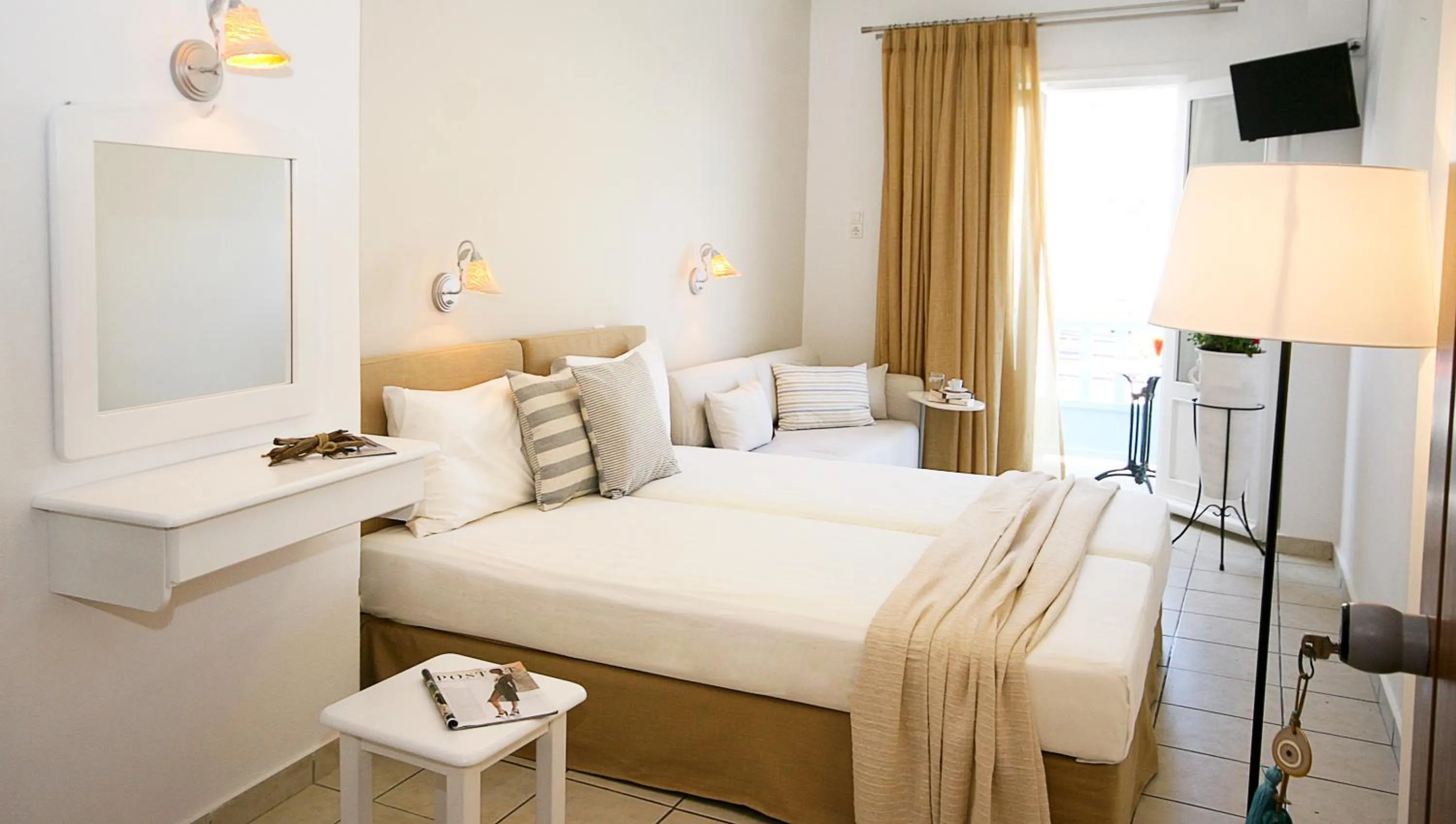 Paradissos Hotel