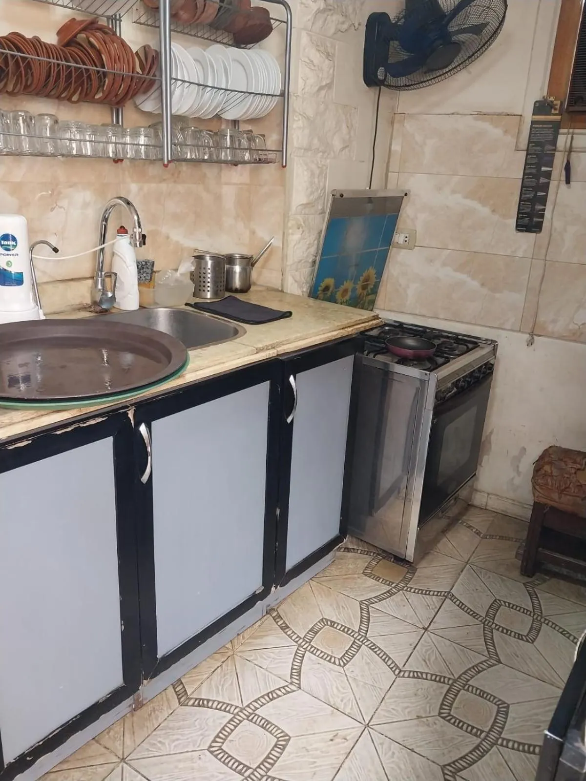 Kitchen or kitchenette in Atlantis Pyramids Inn