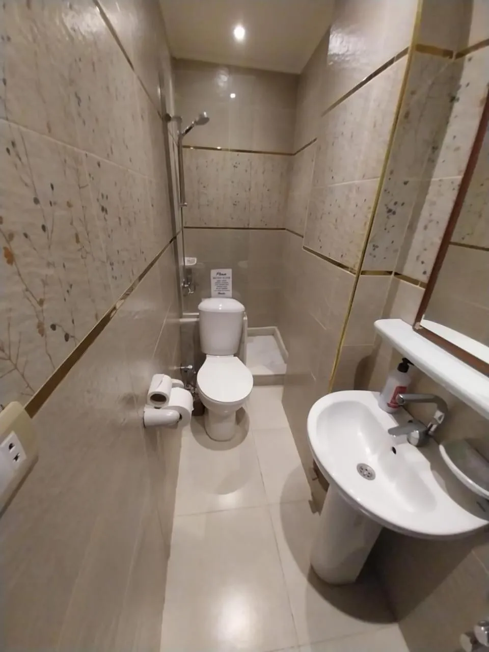 Shower in Atlantis Pyramids Inn