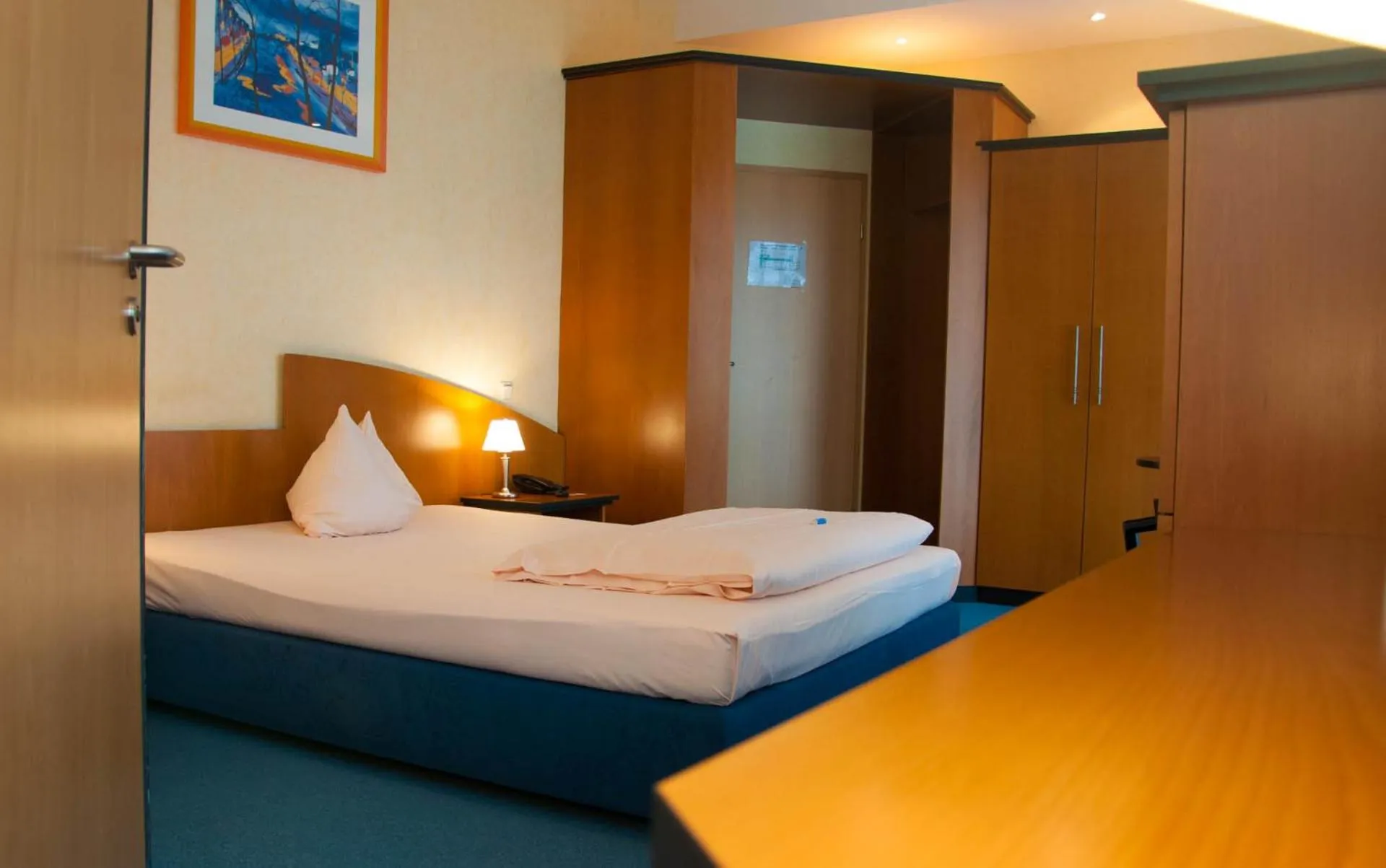 Bed in Hotel Stadt Püttlingen