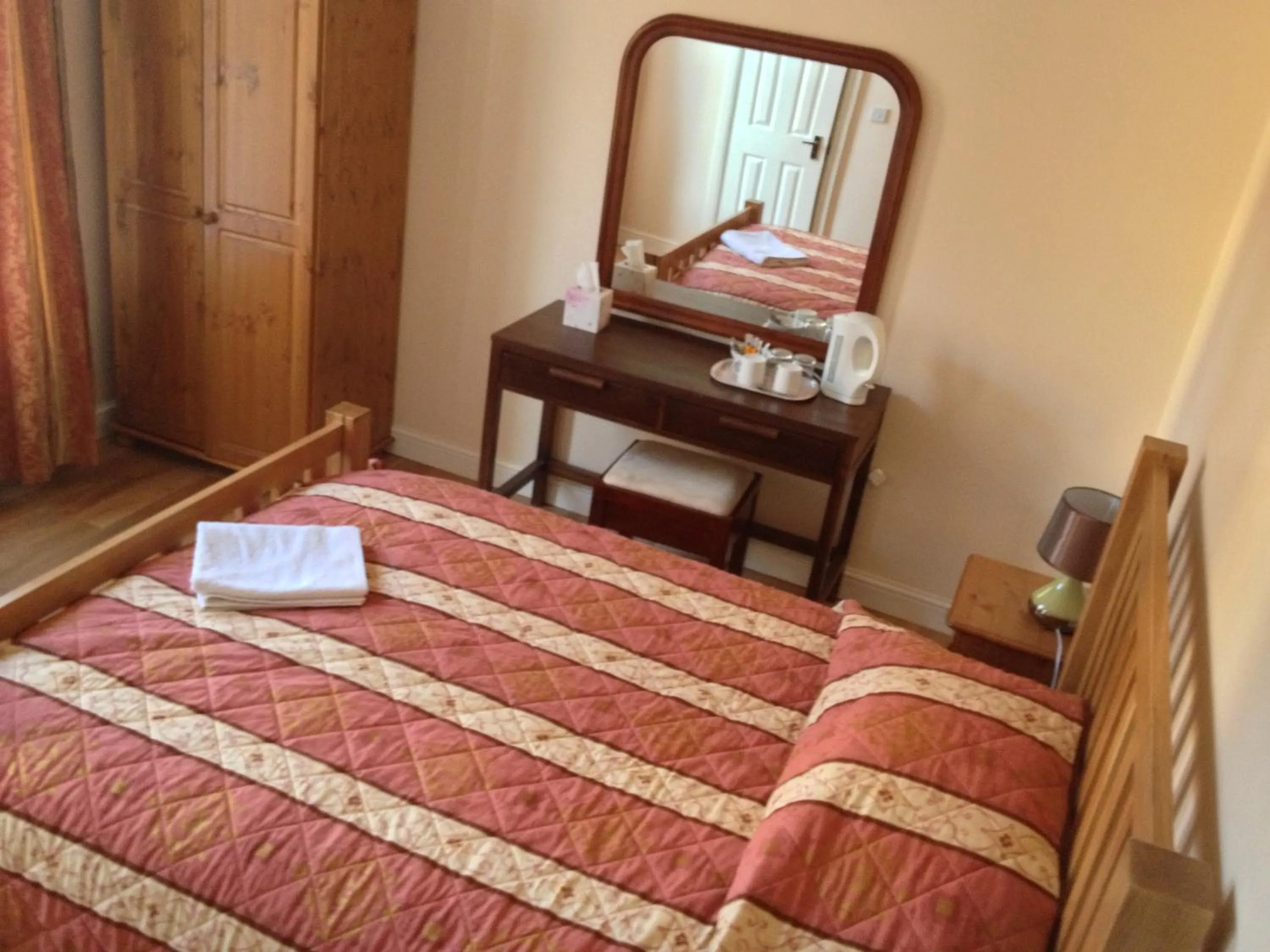 Shower, Bed in The Dharma Lodge