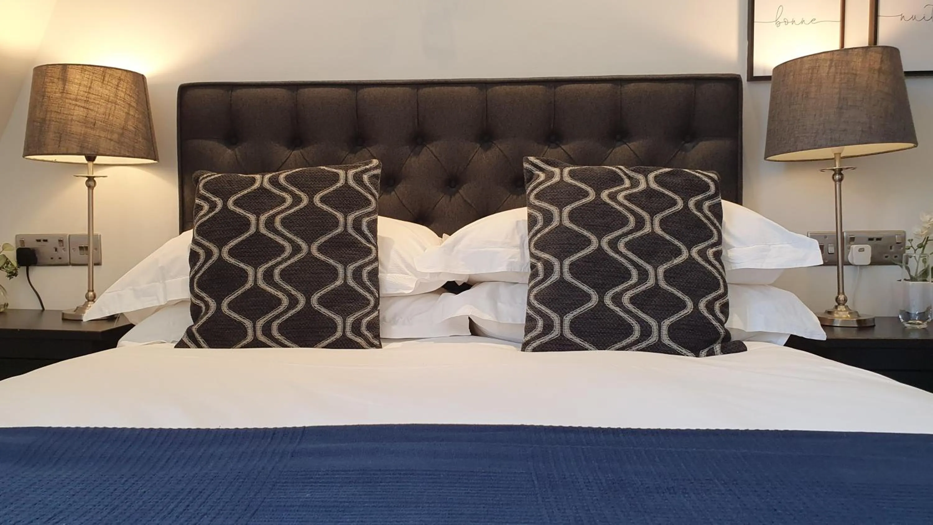 Bed in A Room With A View - Free Parking