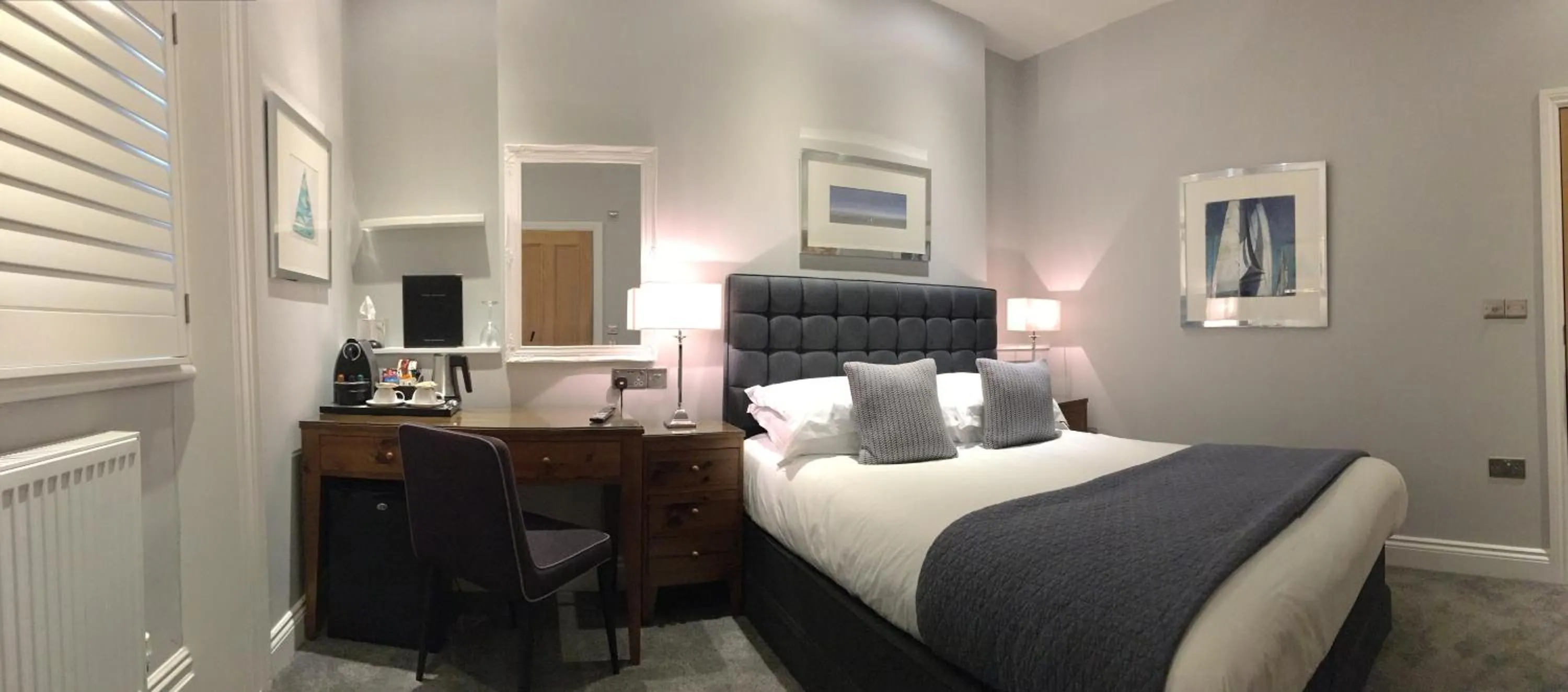 Bedroom, Bed in A Room With A View - Free Parking