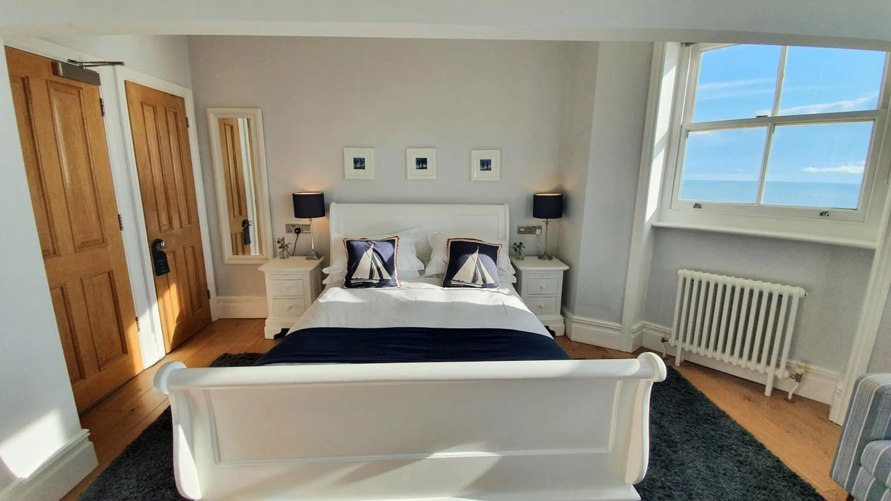 Deluxe King Room with Sea View in A Room With A View - Free Parking Deluxe King Room with Sea View in A Room With A View - Free Parking