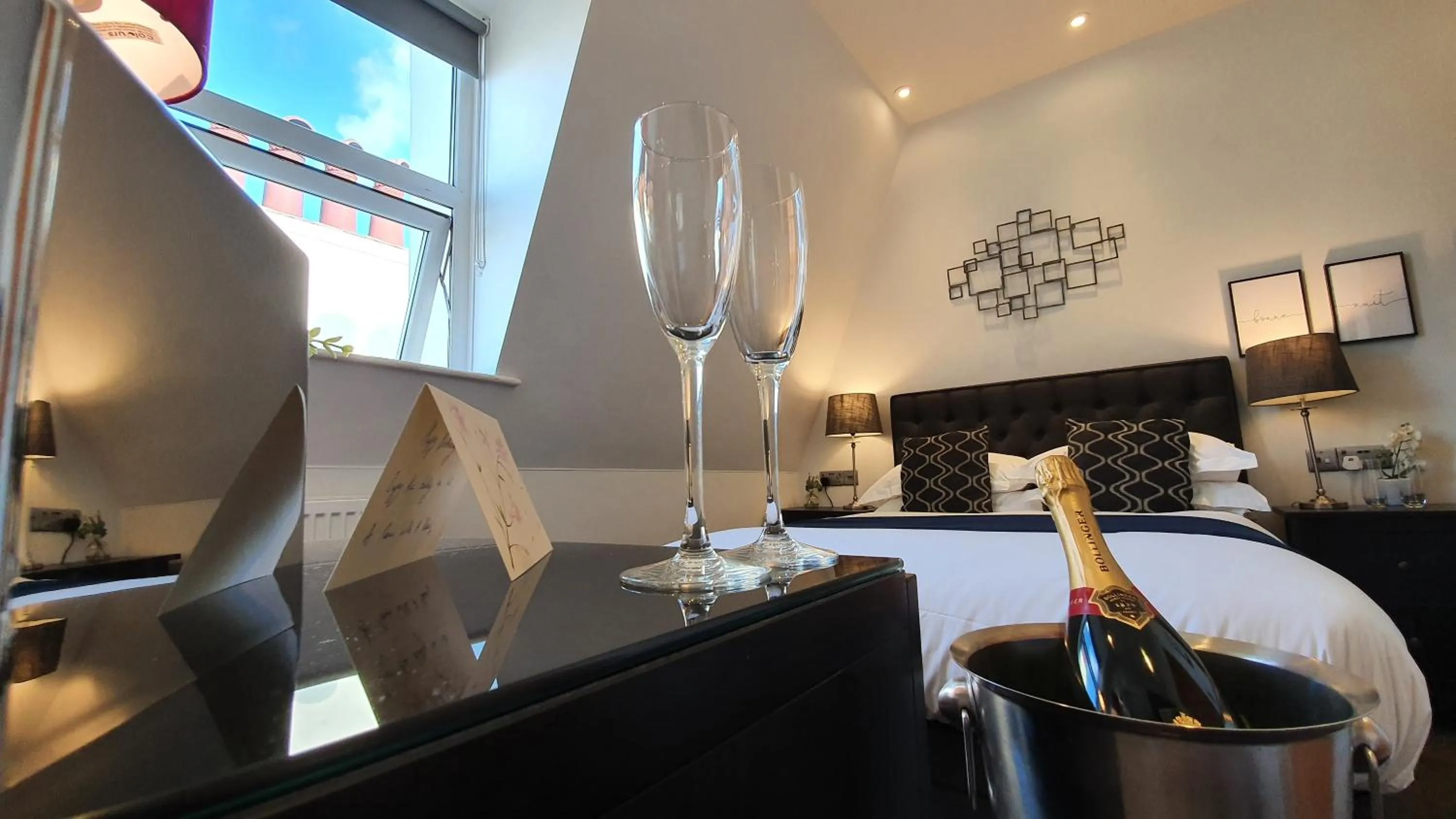 Bed in A Room With A View - Free Parking