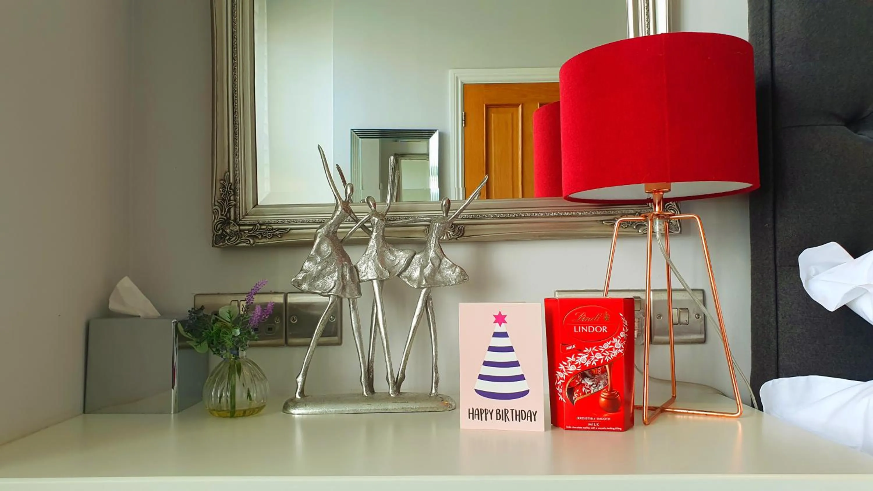 Decorative detail in A Room With A View - Free Parking