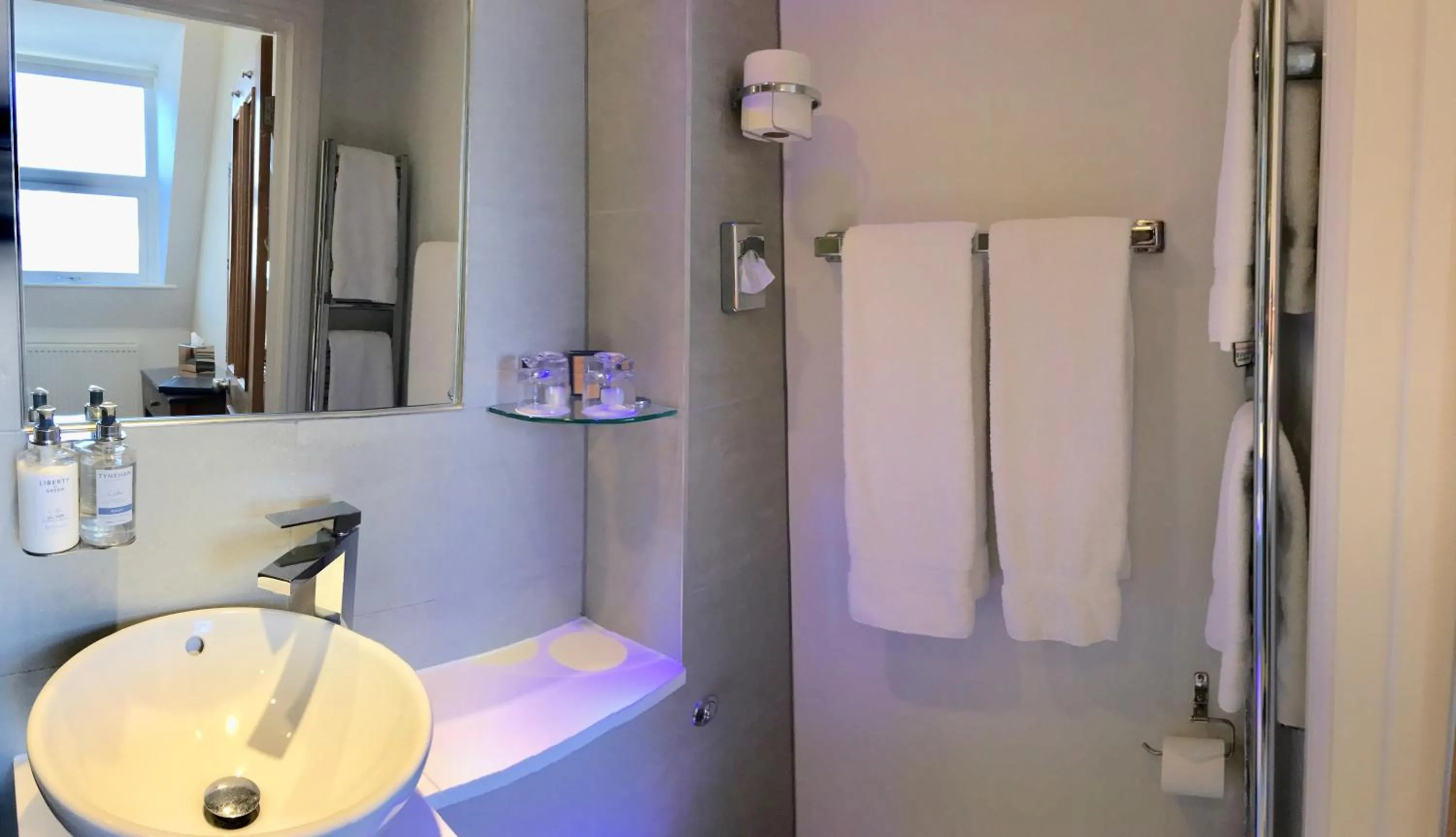 Bathroom in A Room With A View - Free Parking