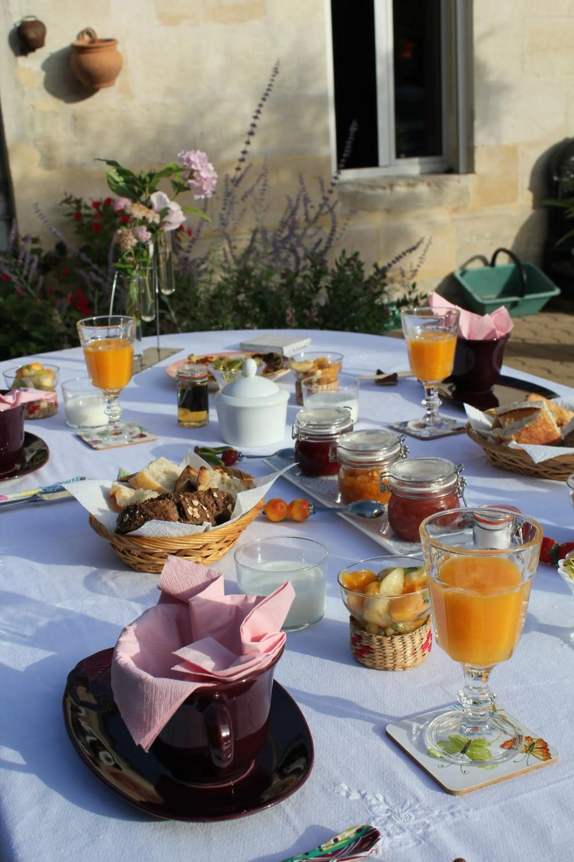 Breakfast in Les charmes de Vincent - le loft Cabernet