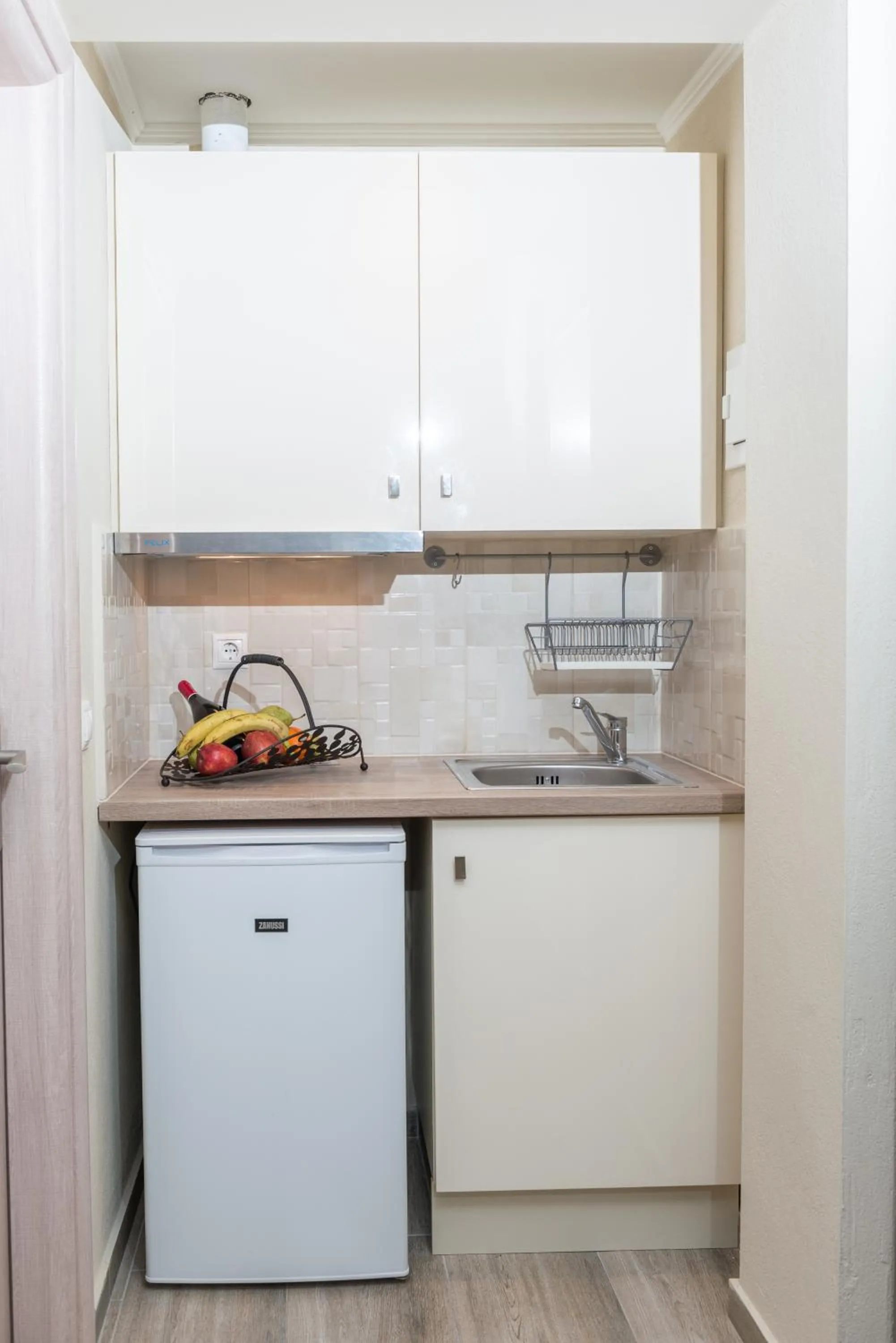 Kitchen or kitchenette in Ammos Beach Seaside Luxury Suites Hotel