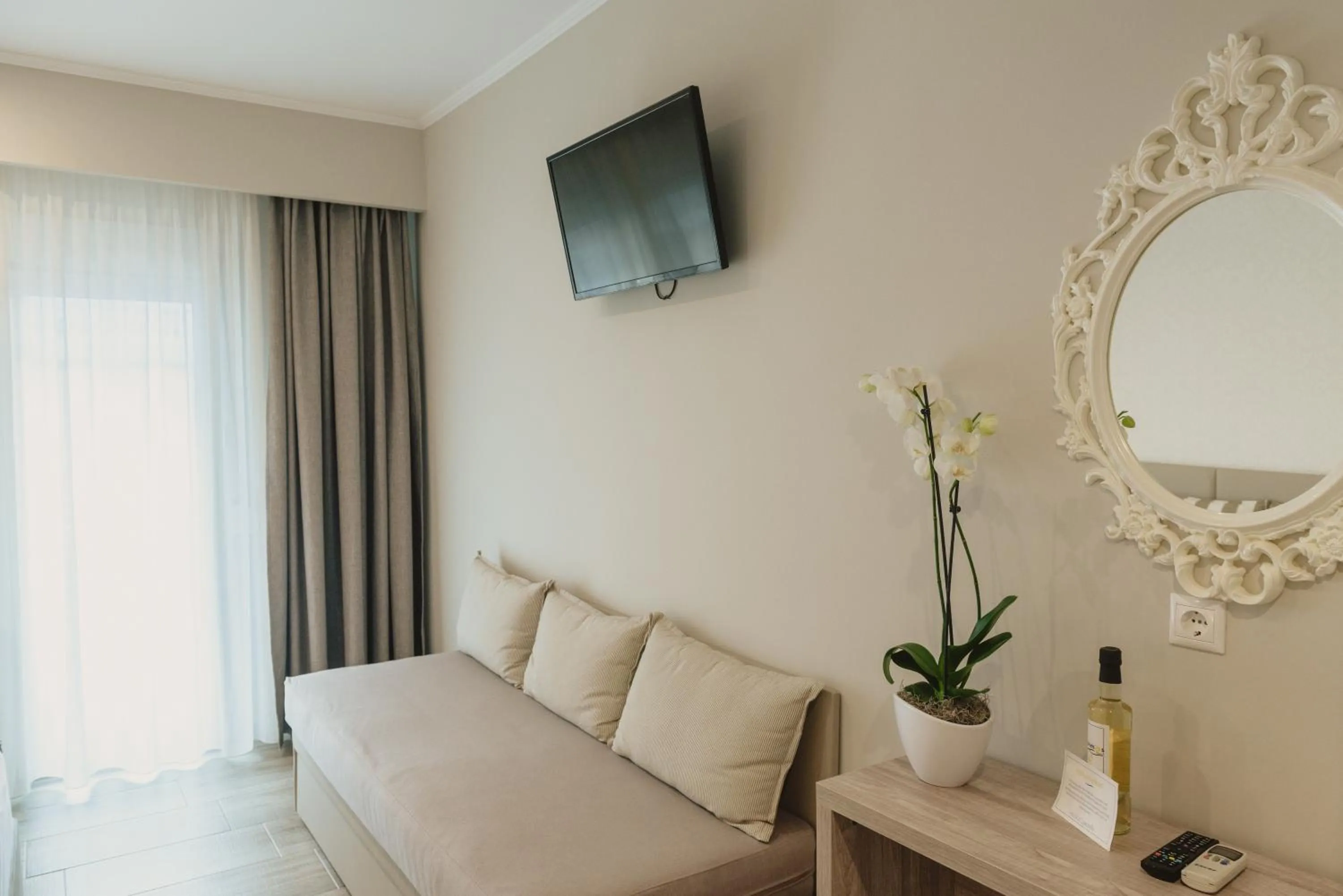 Photo of the whole room in Ammos Beach Seaside Luxury Suites Hotel