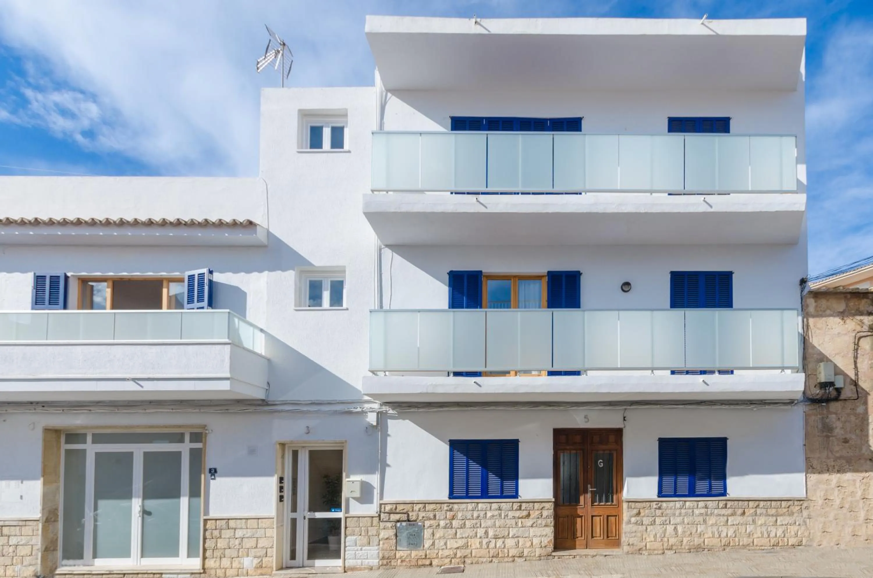 Facade/entrance in Port Apartments