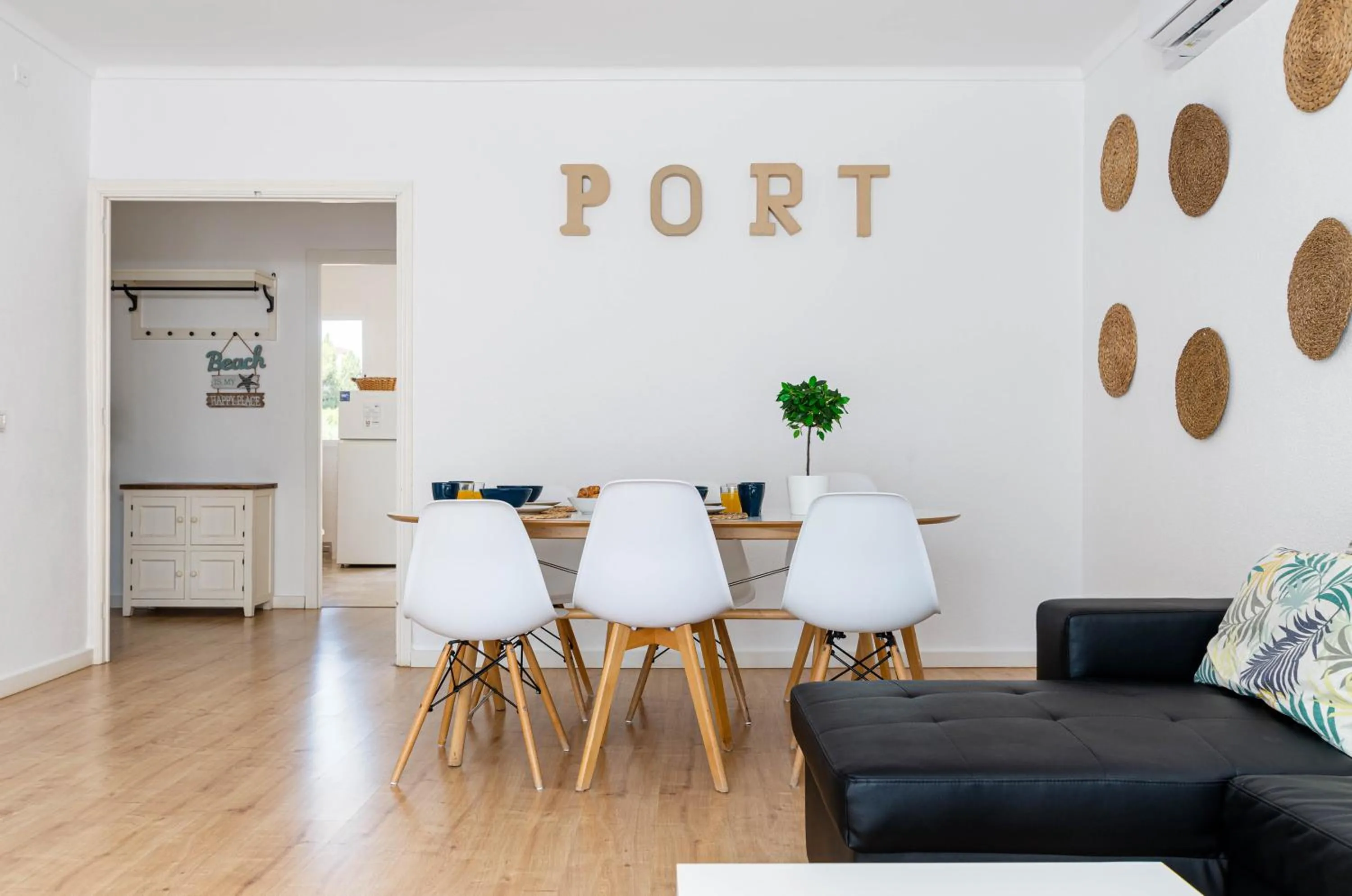 Dining area in Port Apartments