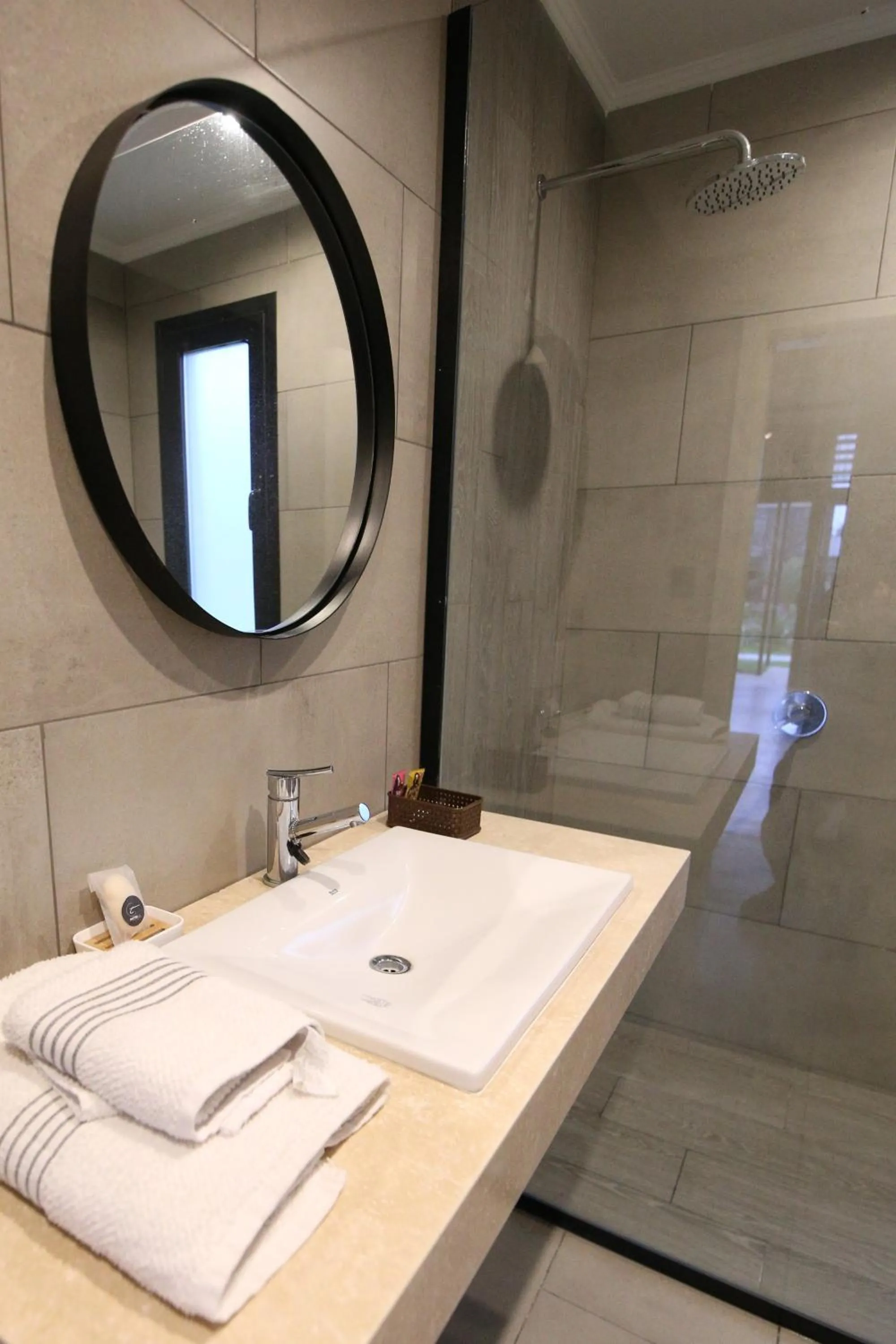 Shower in Hotel Tomaso