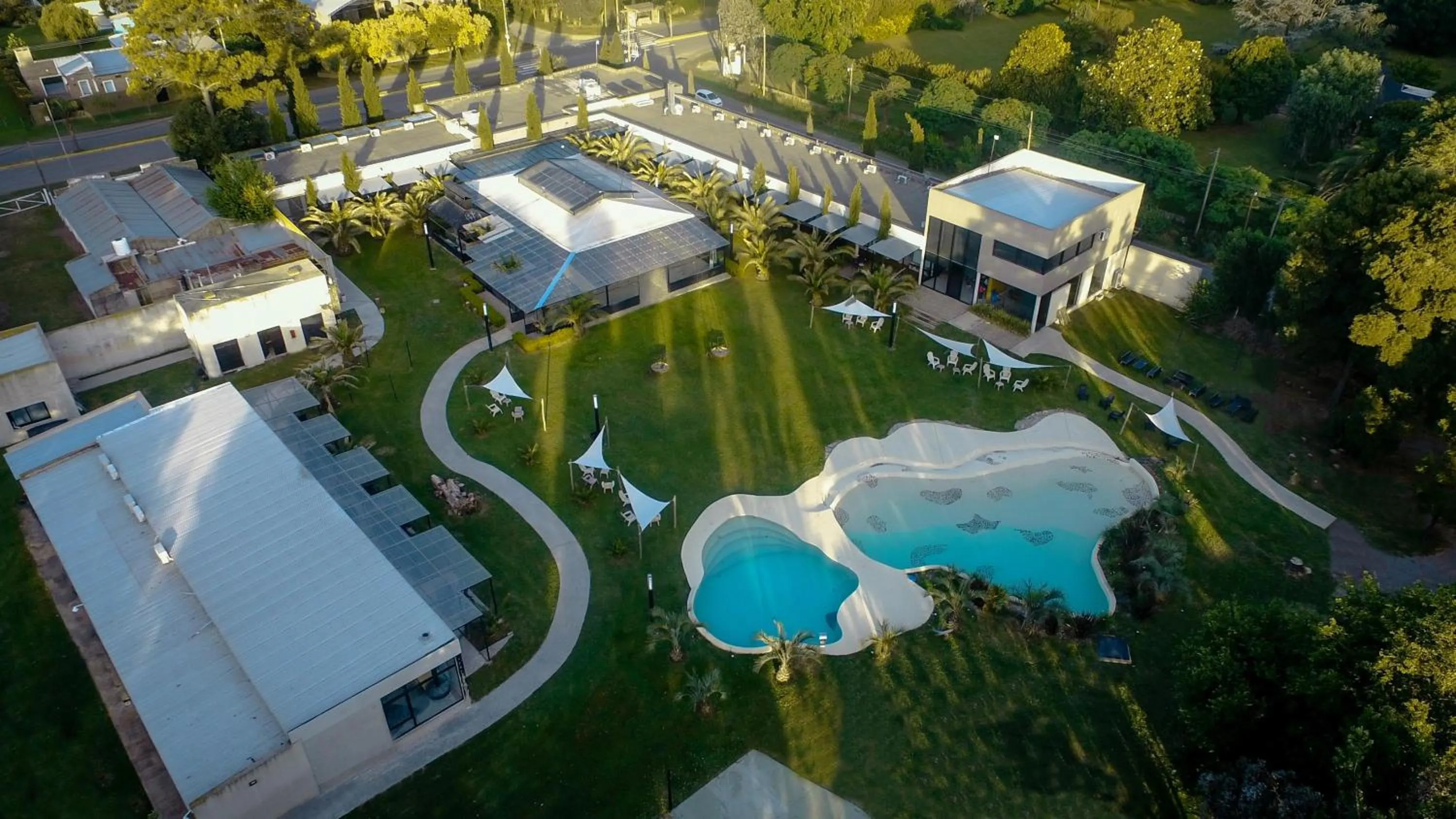 Property building in Hotel Tomaso