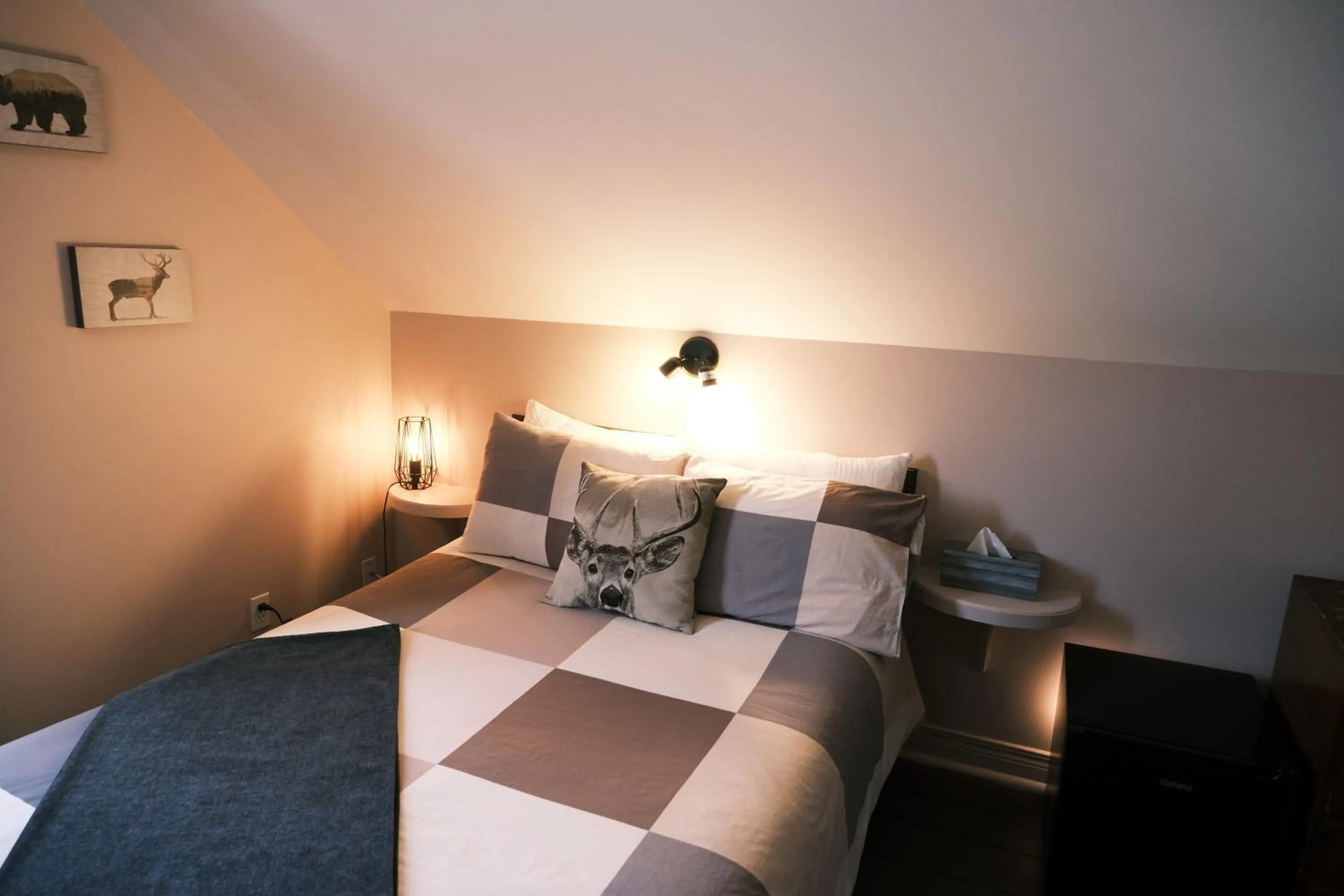 Bedroom, Bed in Les Pinsons des Rives