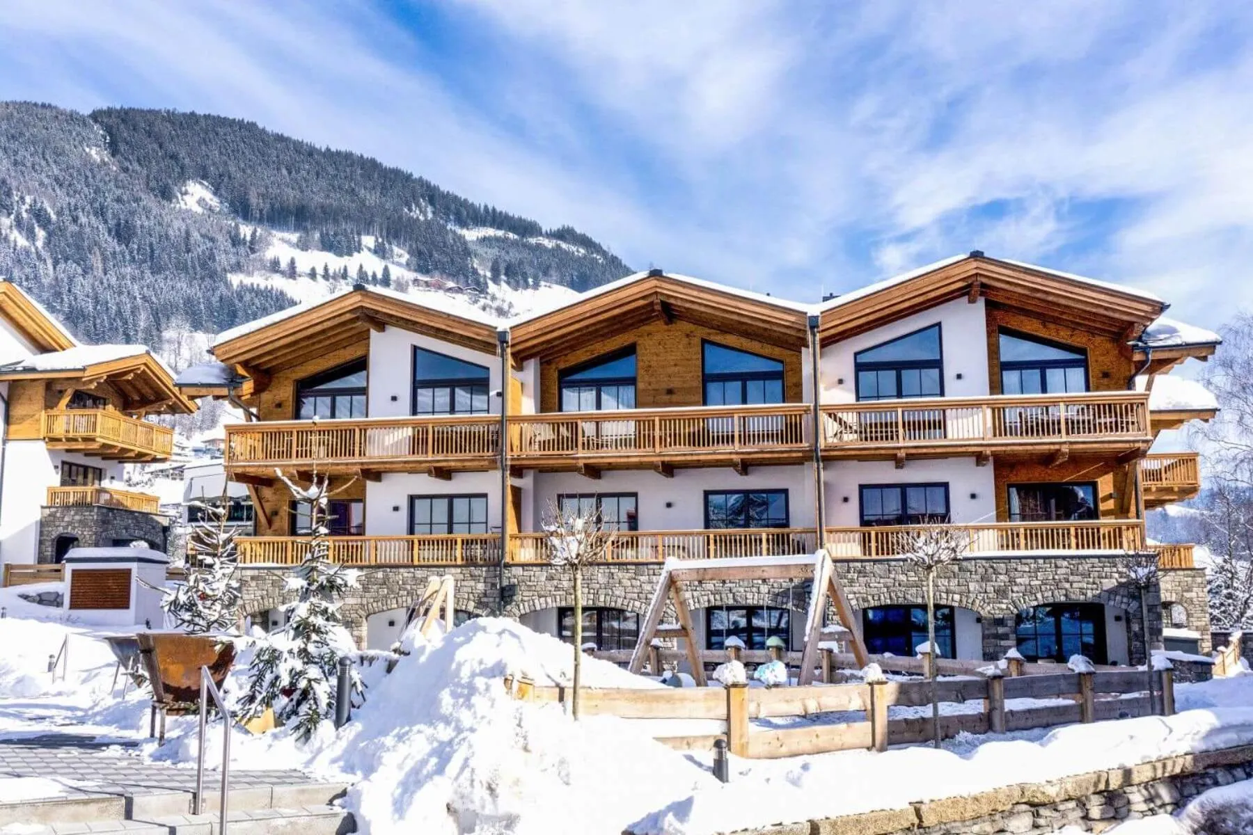 Property building in Tauernsuites Mitterwirt by ALPS RESORTS