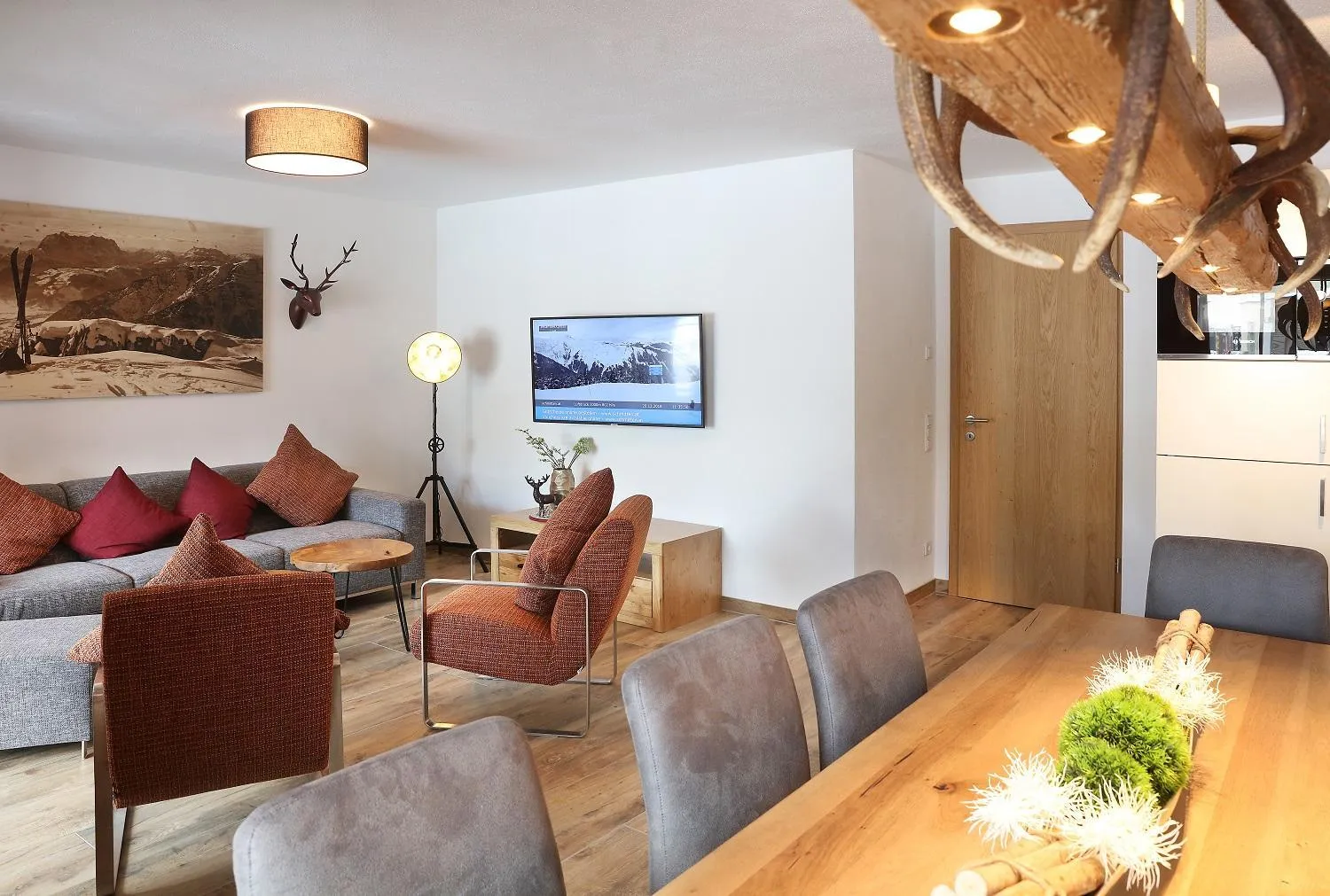 Living room in Tauernsuites Mitterwirt by ALPS RESORTS