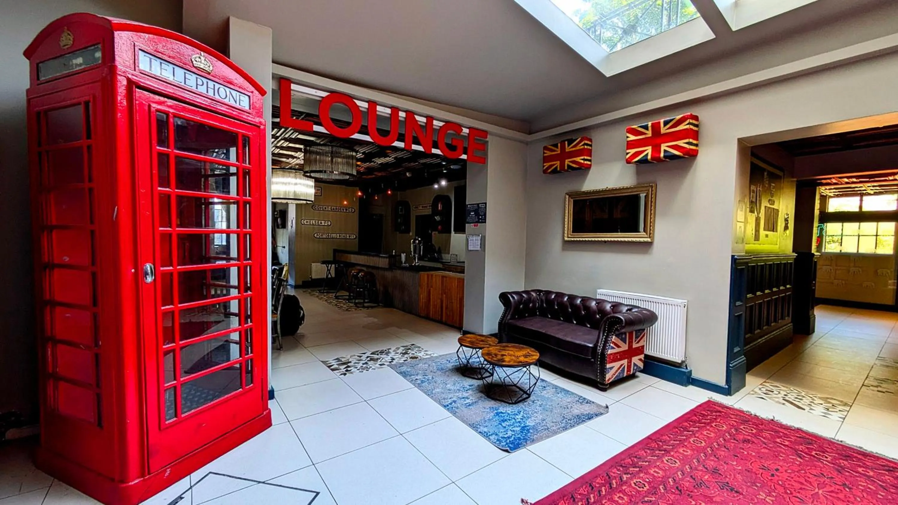 Communal lounge/ TV room in Rest Up London