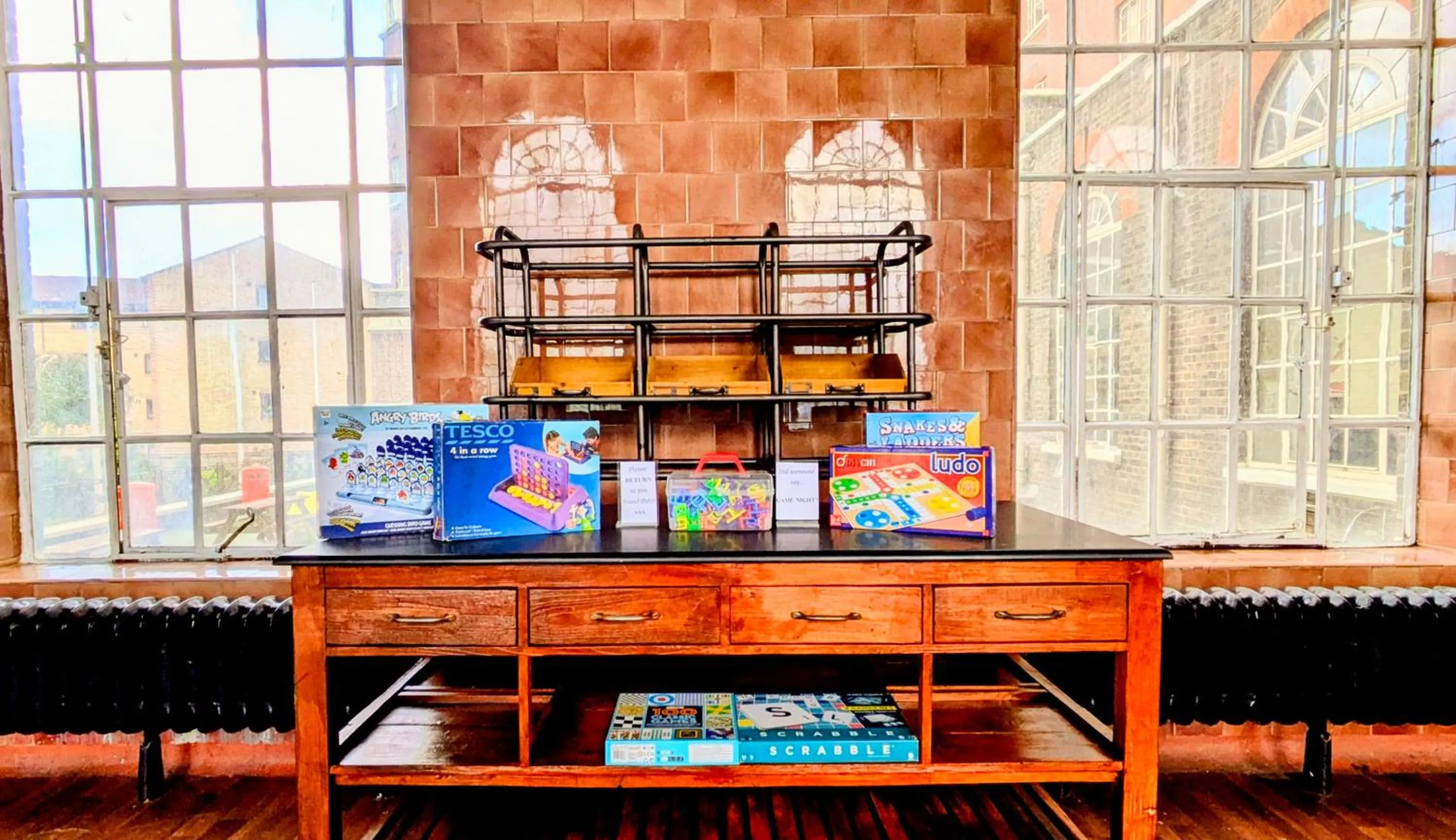 Communal lounge/ TV room in Rest Up London