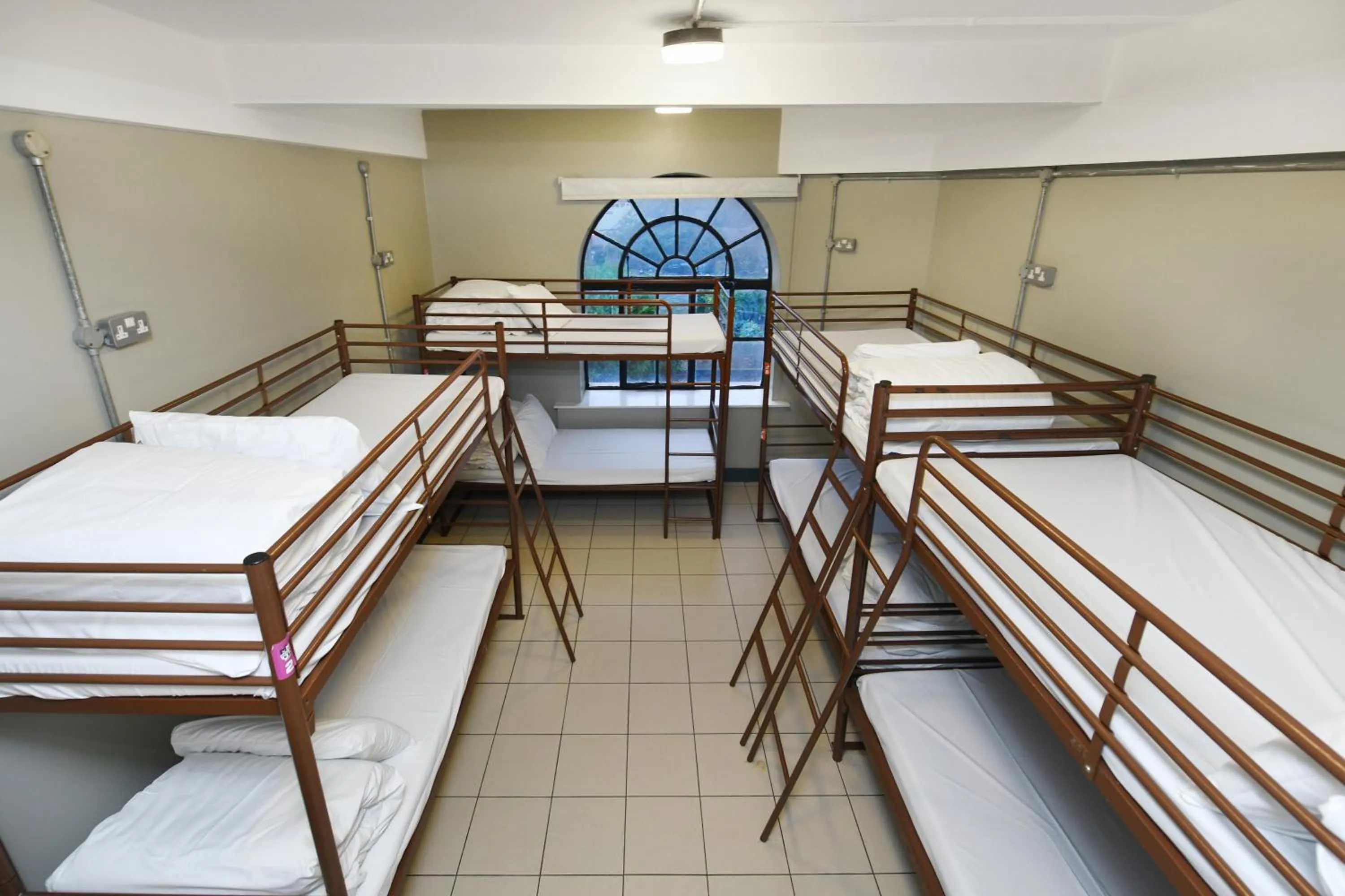 Photo of the whole room, Bed in Rest Up London