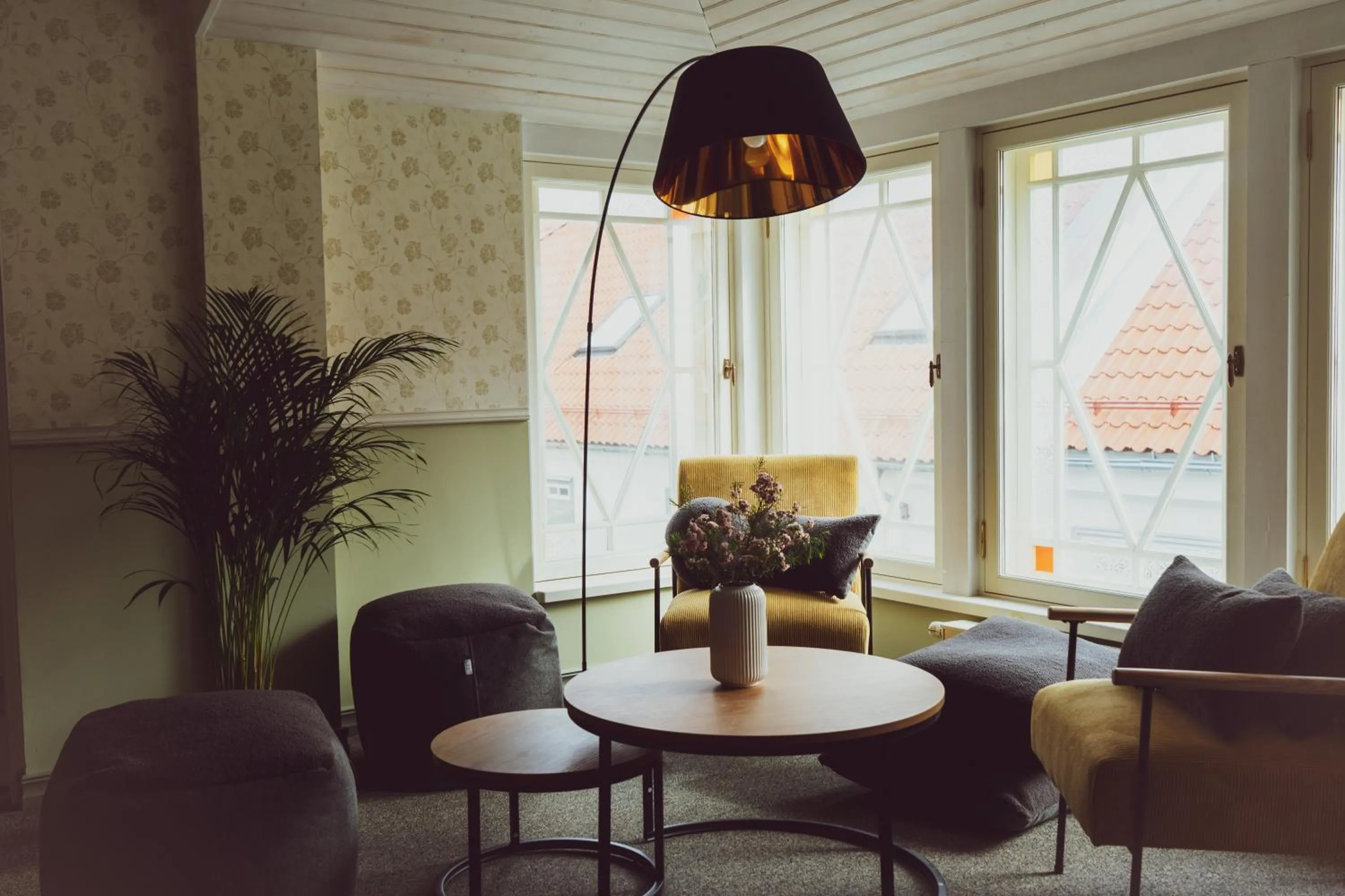 Library in Vanalinna Boutique Hotel