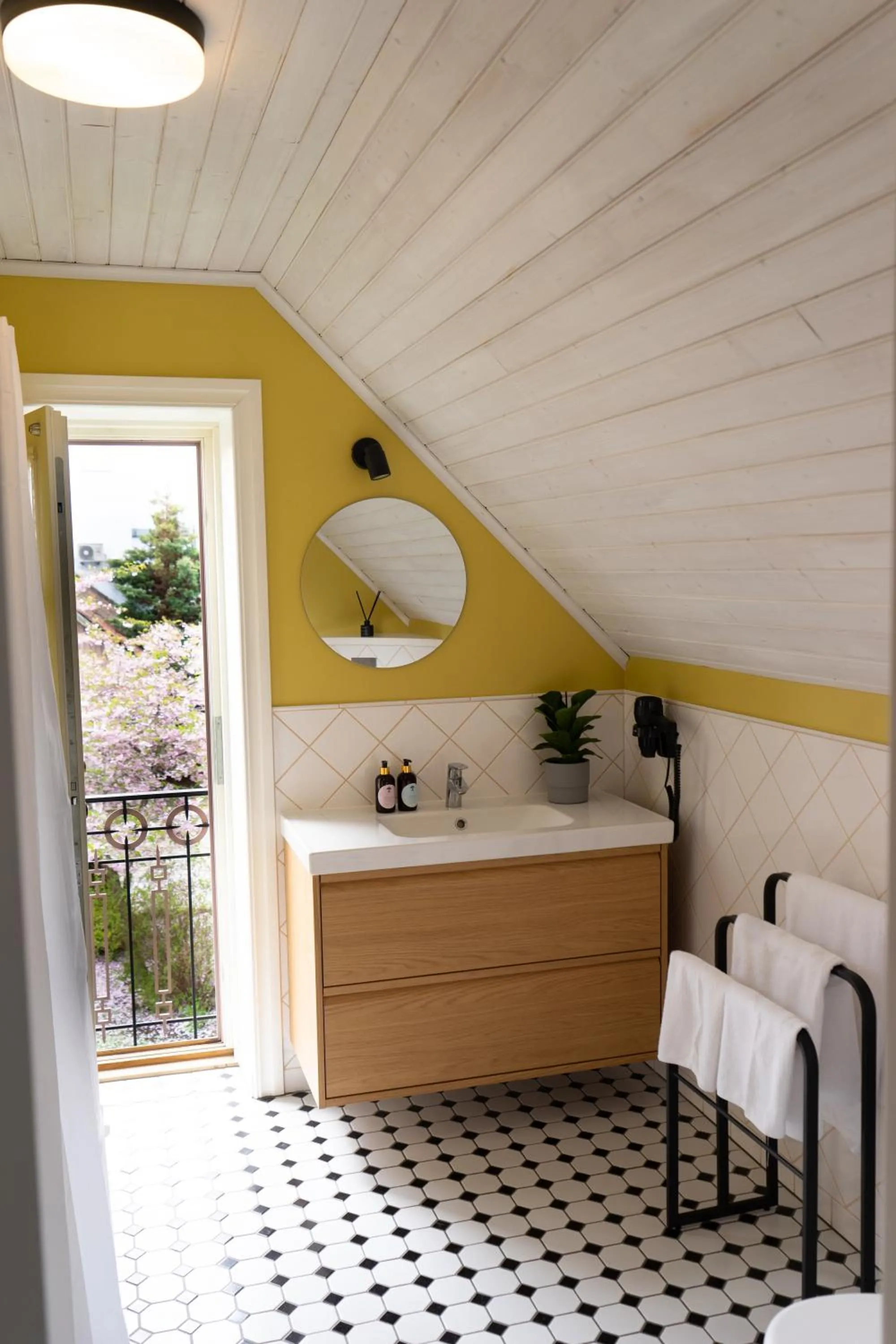 Bathroom, Bed in Vanalinna Boutique Hotel