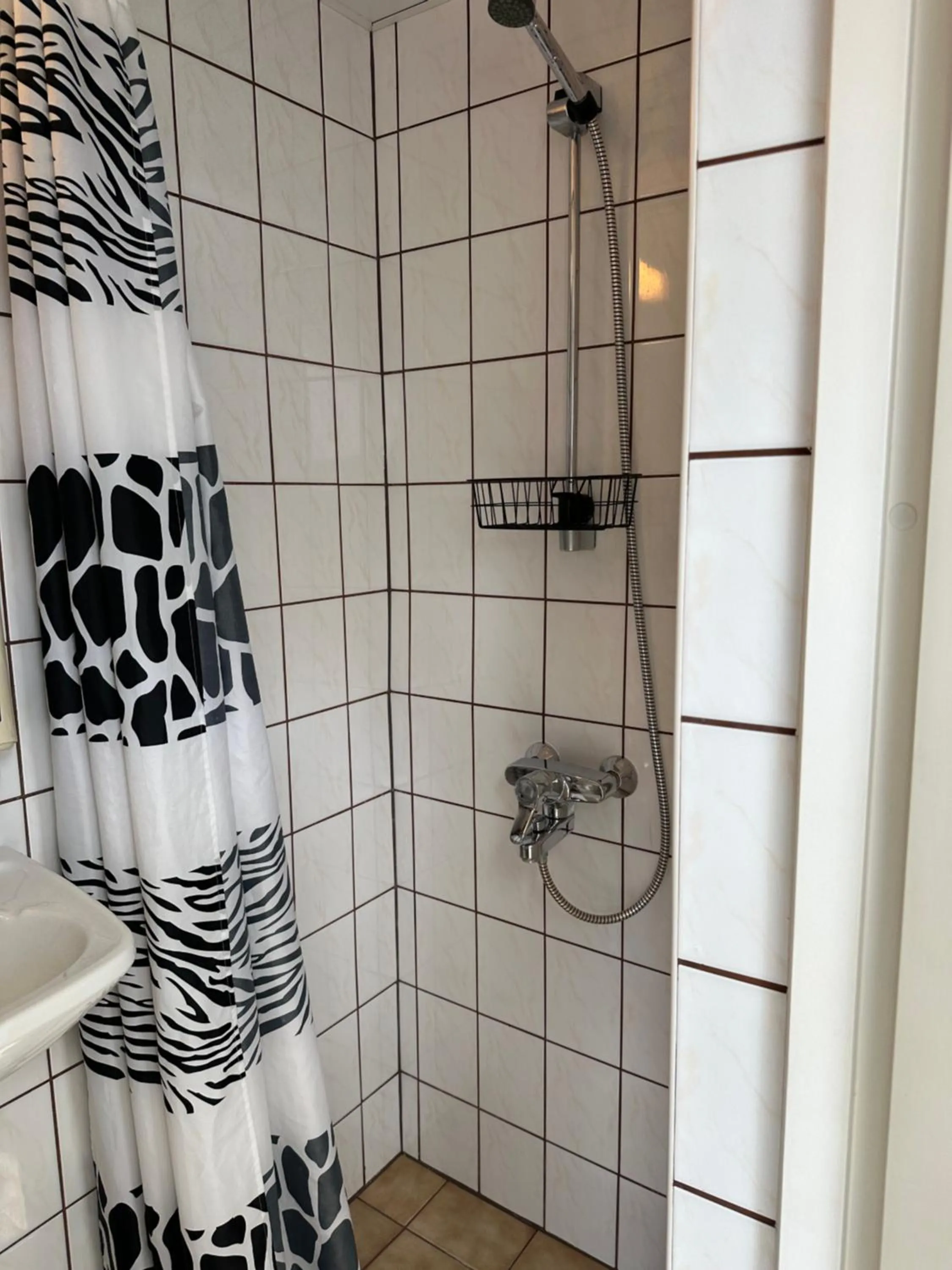 Shower in Vanalinna Boutique Hotel