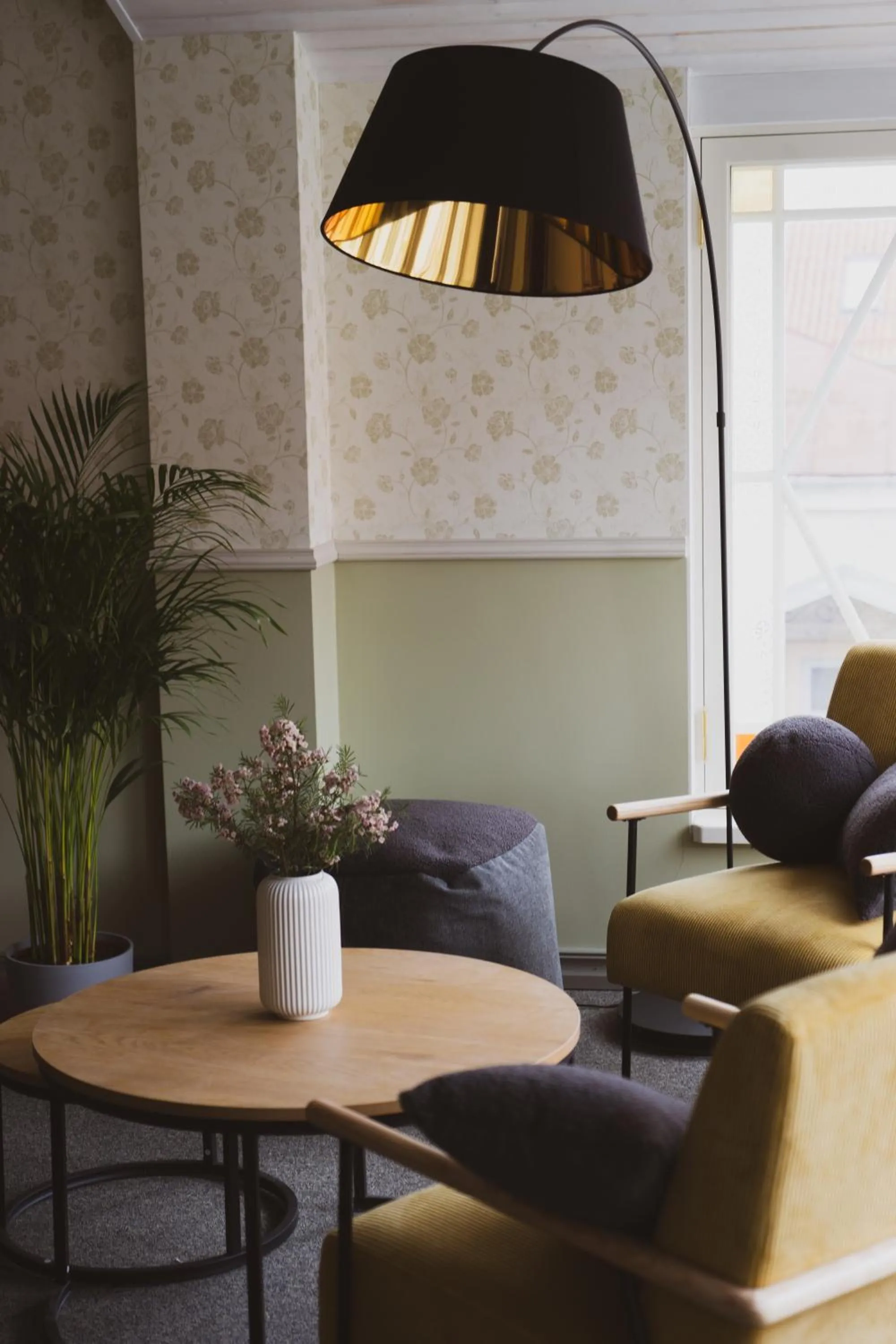 Library in Vanalinna Boutique Hotel