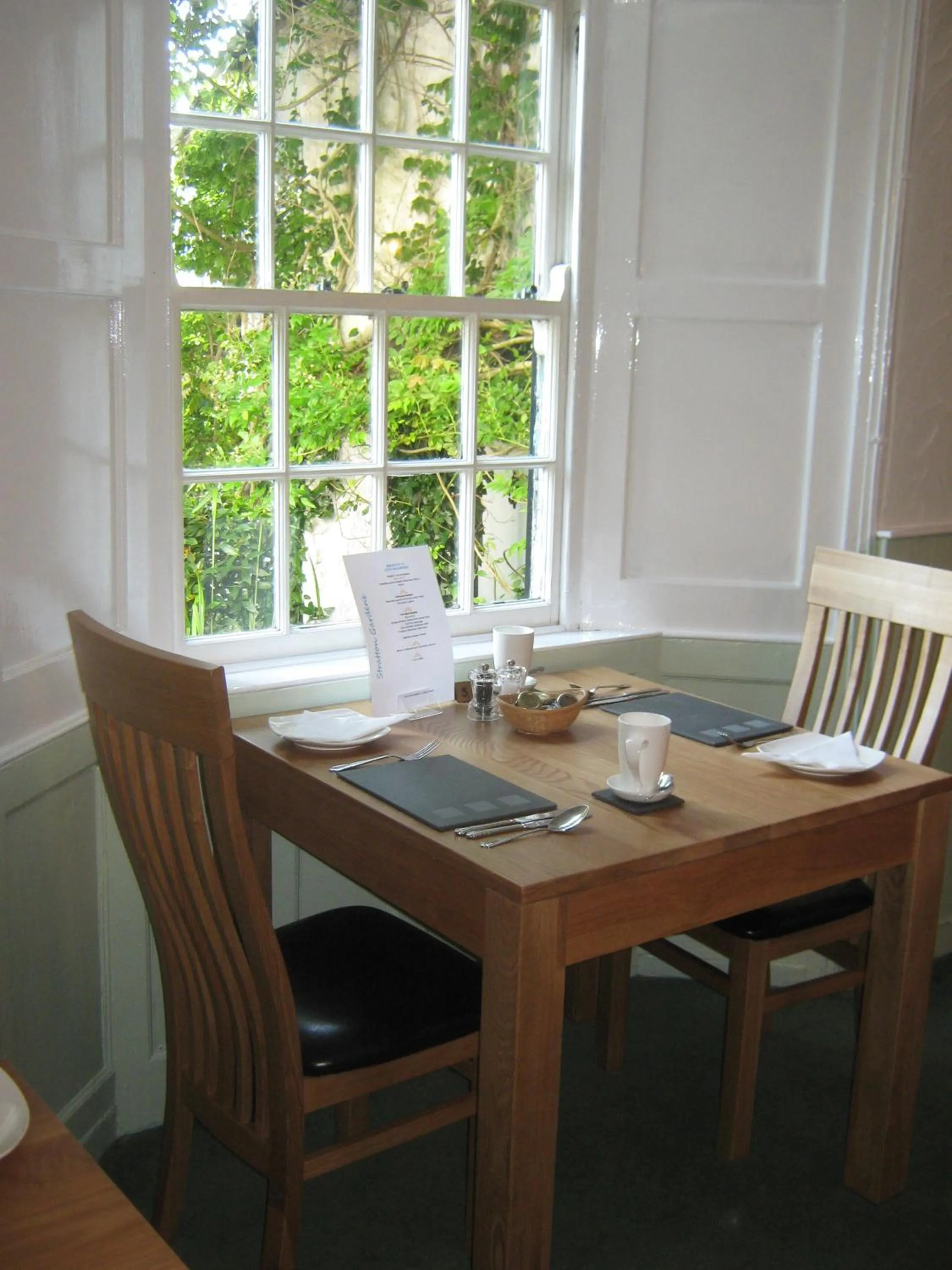 Dining area in Stratton Gardens